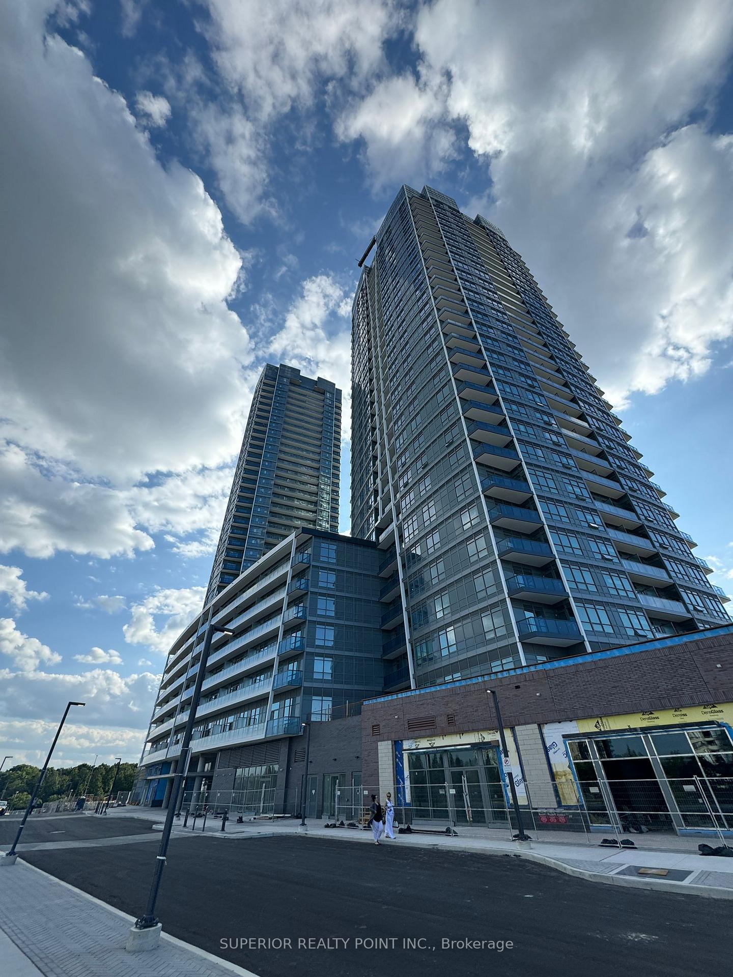 30 Upper Mall Way 314, Vaughan, ON L4J 4P8