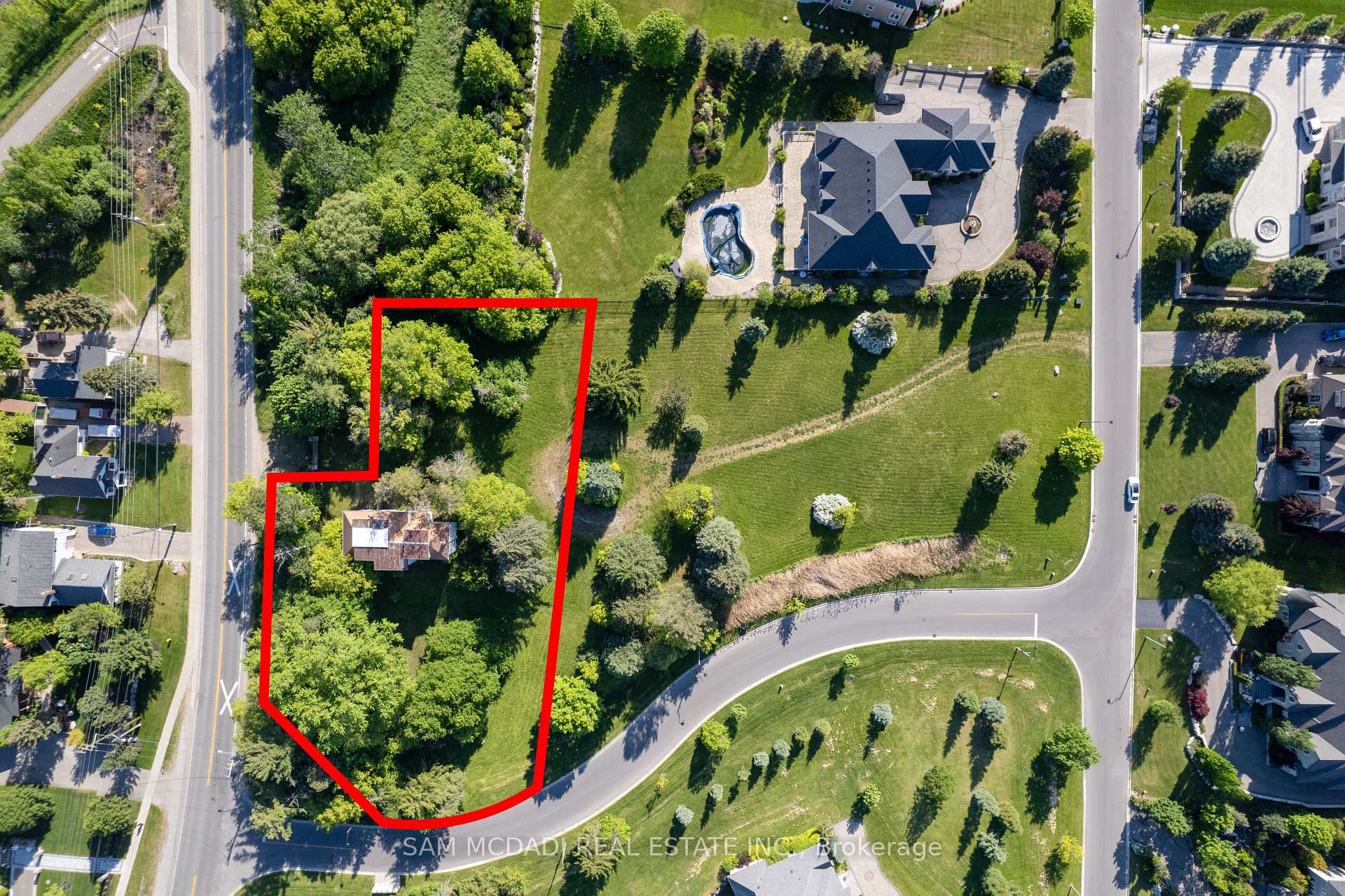 10 Richard Lovat Court, Vaughan, ON L0J 1C0