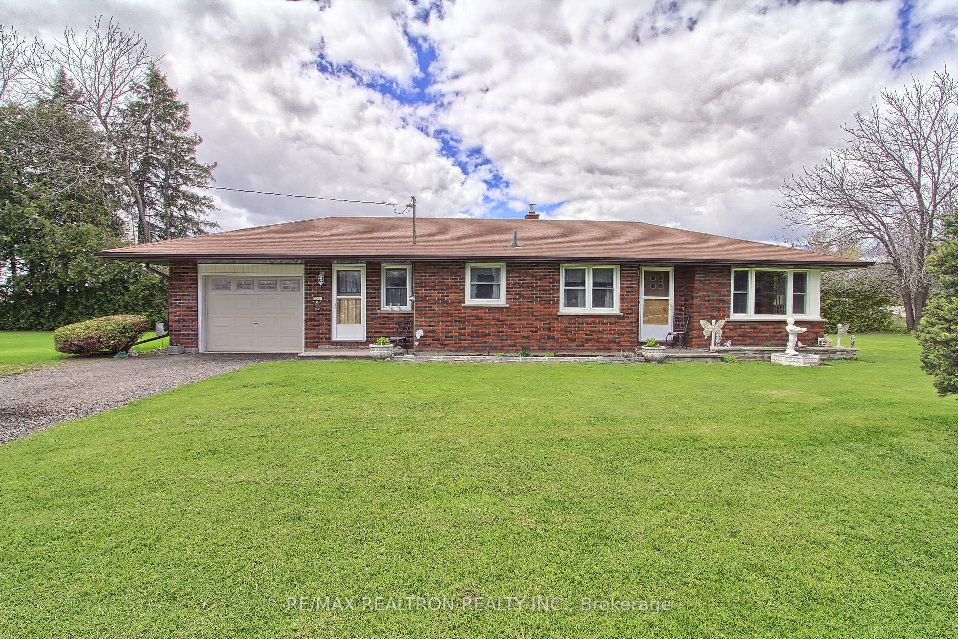 24342 Highway 48 N/A, Georgina — photo 2 of 5