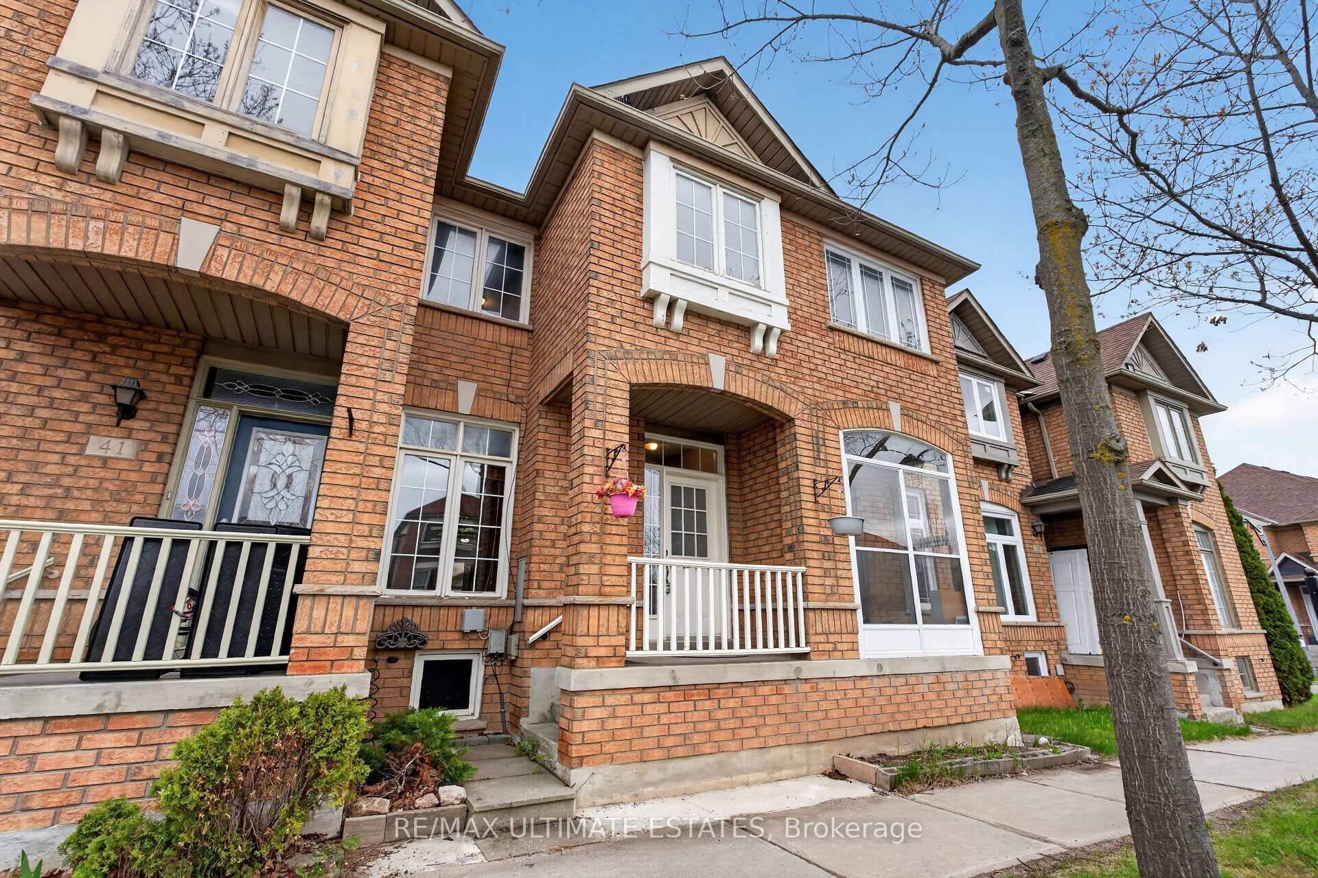 39 Bur Oak Avenue, Markham, ON L6C 2E4