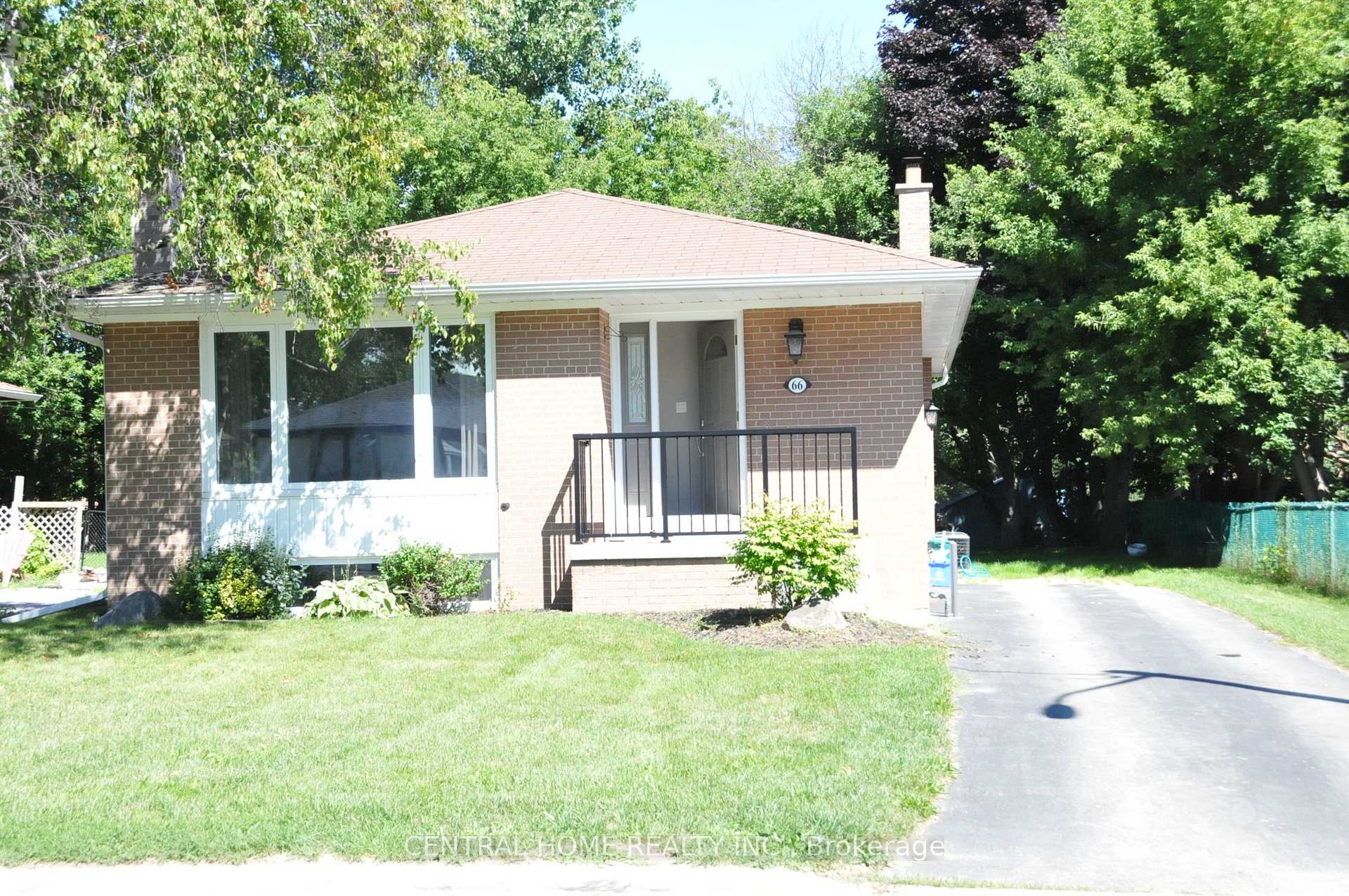 66 Collins Crescent, Aurora, ON L4G 2W2