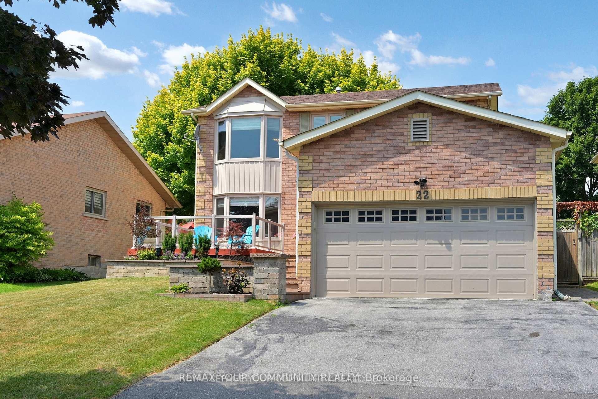 22 Hulst Drive, Bradford West Gwillimbury, ON L3Z 2T3