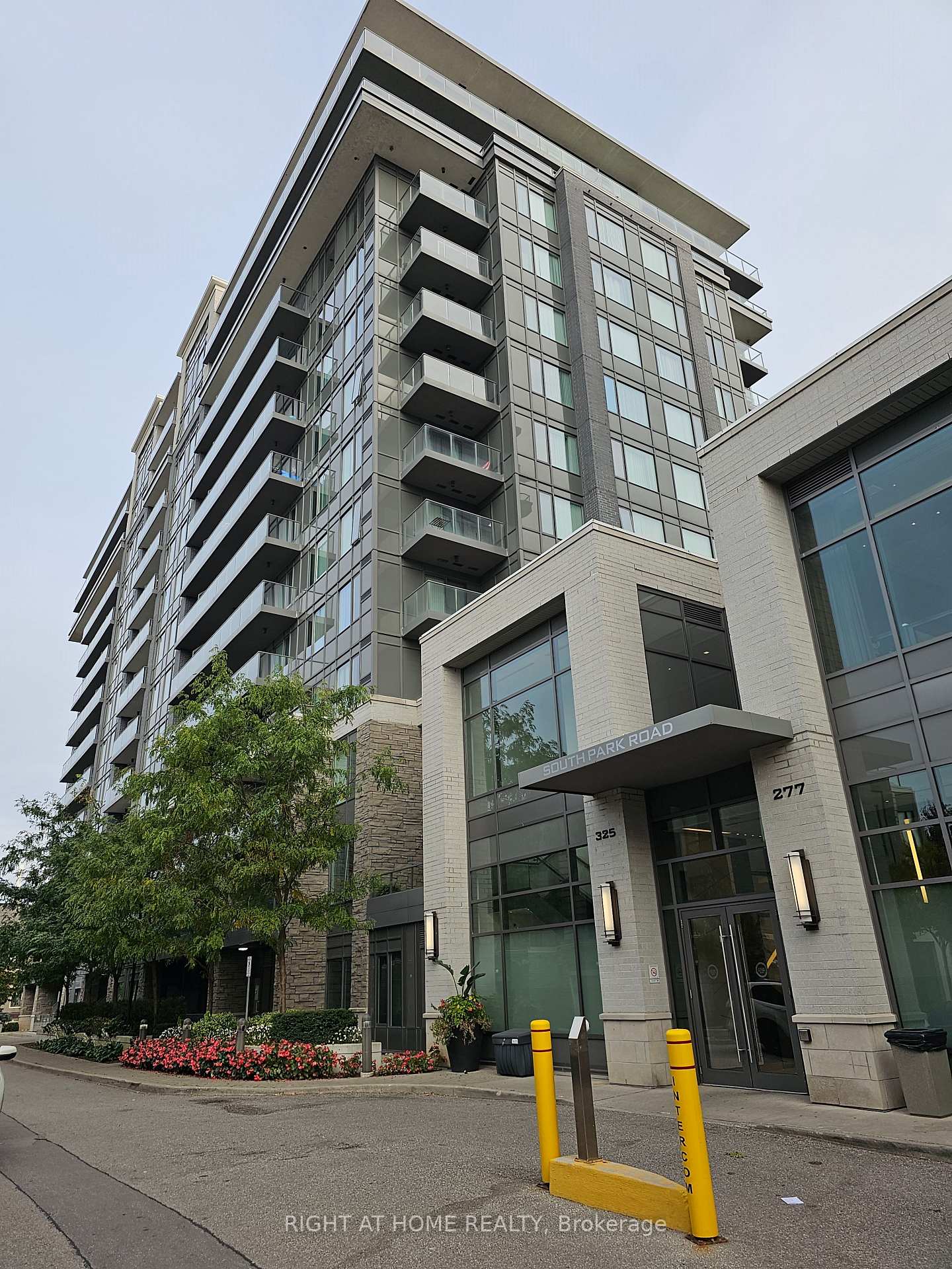 325 South Park Road 511, Markham, ON L3T 0B8