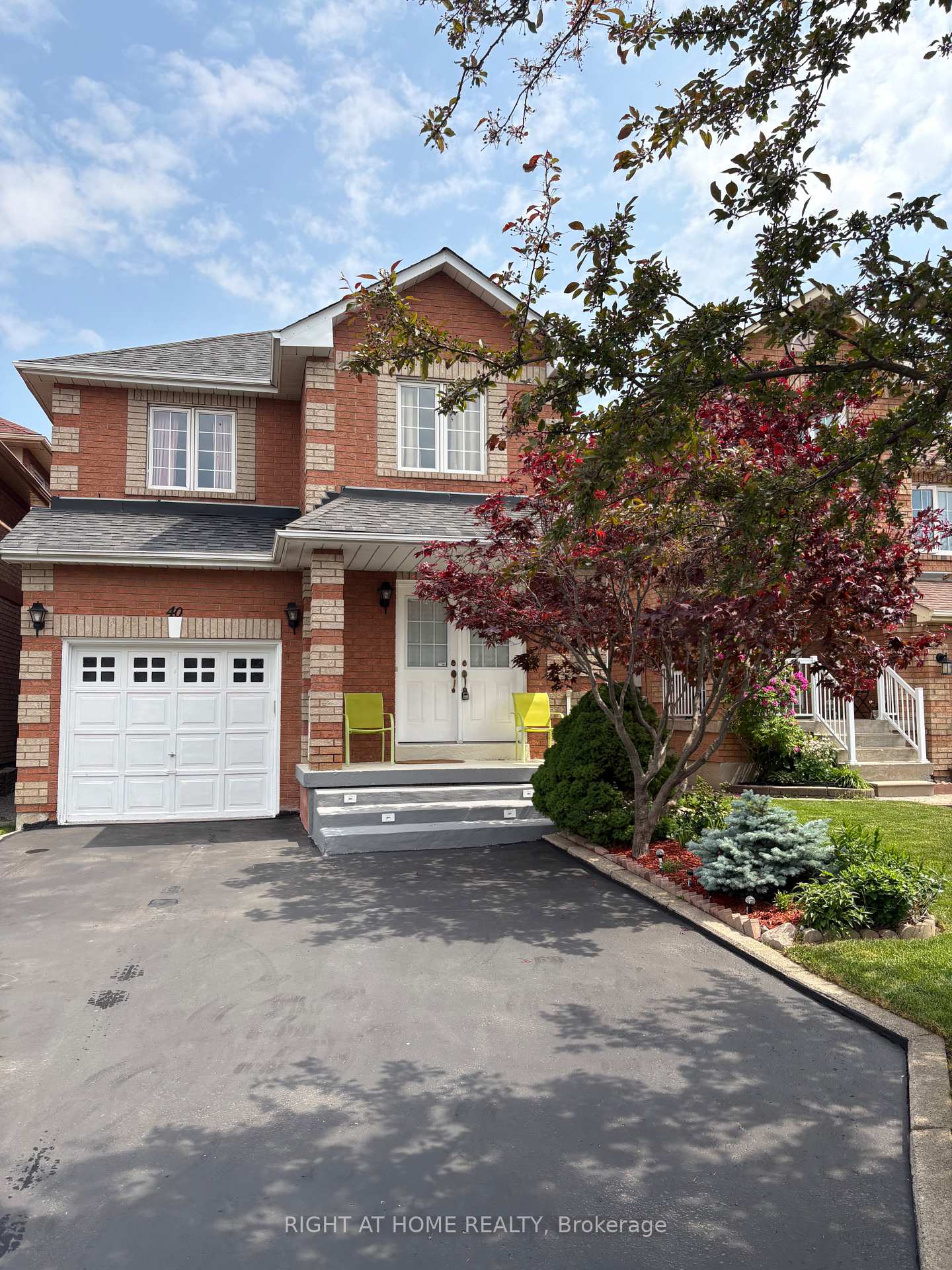 40 Vogue Street, Markham, ON L3S 4G5