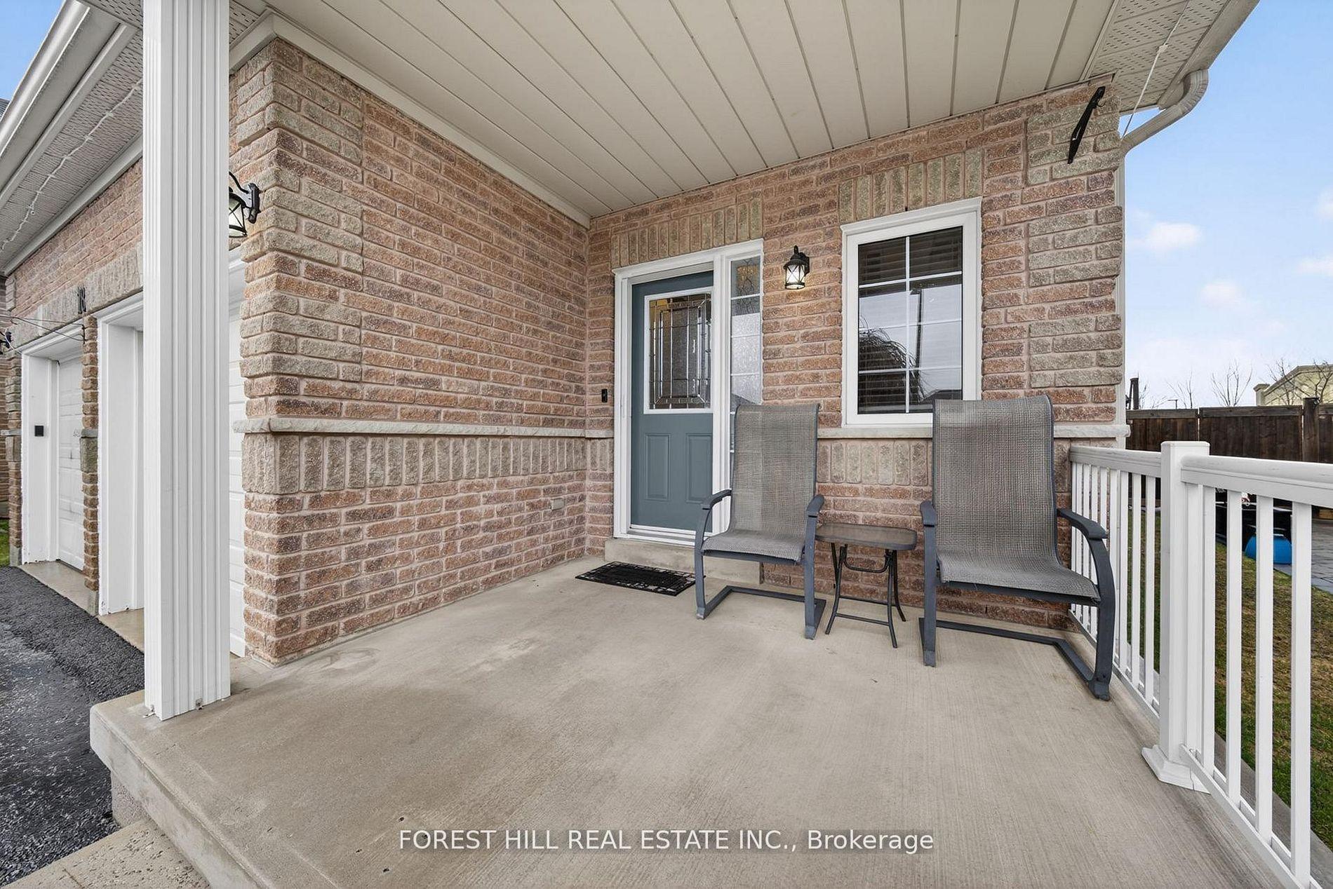 18 Dresden Court, Georgina — photo 3 of 5