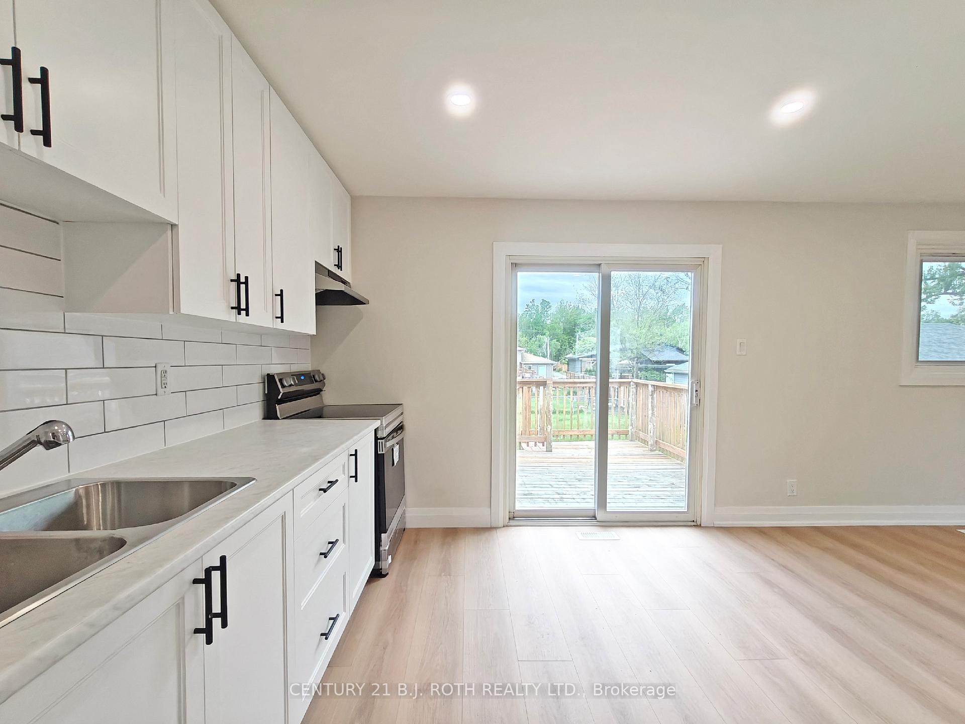 698 Burton Drive, Innisfil — photo 4 of 5