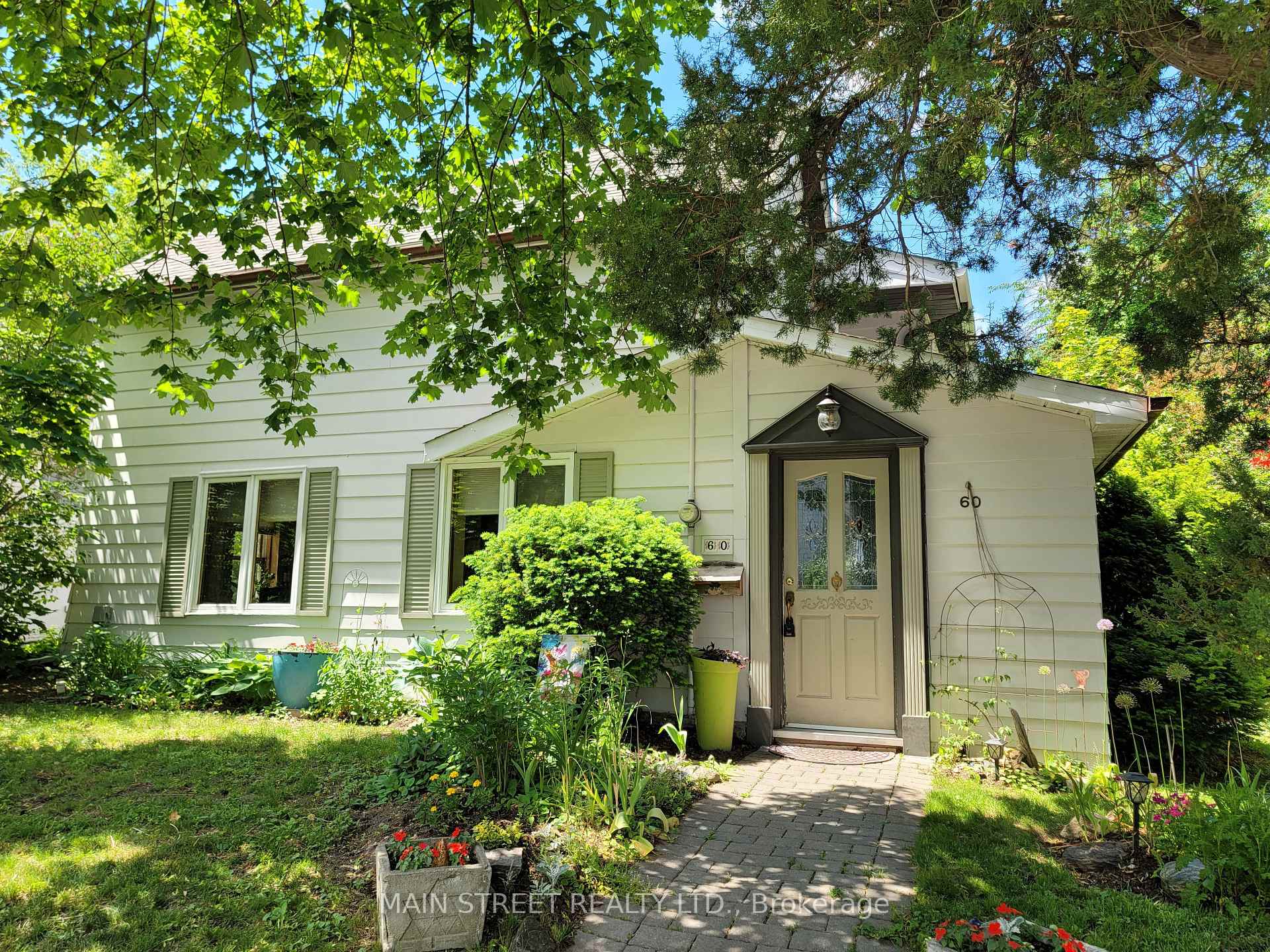 60 Niagara Street, Newmarket, ON L3Y 4E6