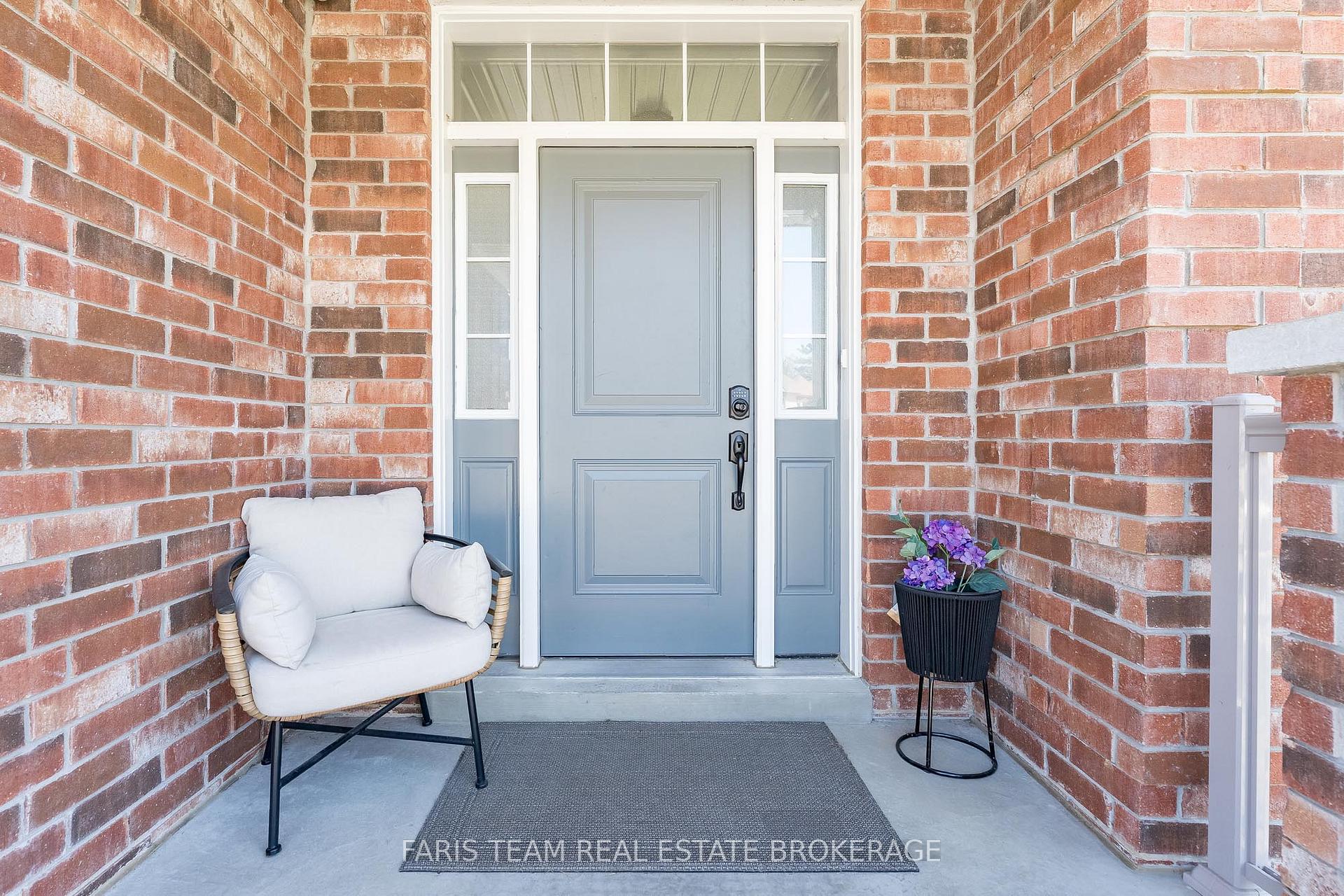 787 Freemont Court, Innisfil — photo 3 of 5