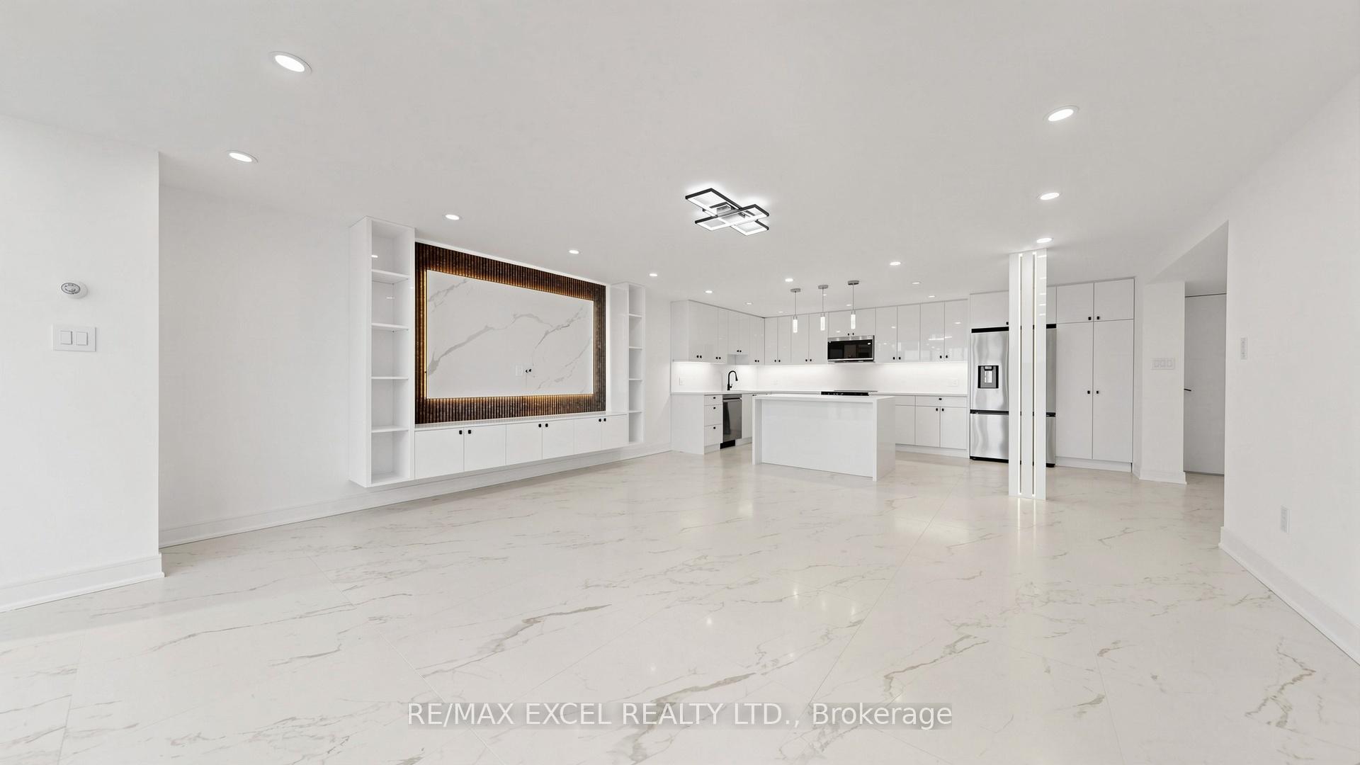 20 Baif Boulevard 306, Richmond Hill, ON L4C 8T1