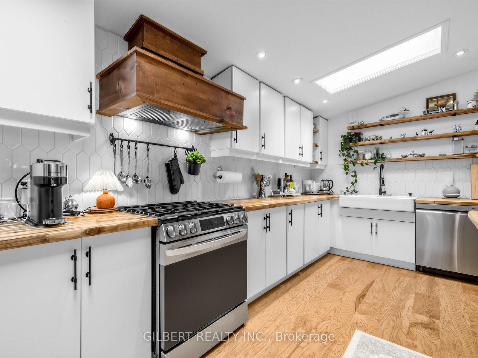 313 winnifred Drive, Georgina — photo 5 of 5