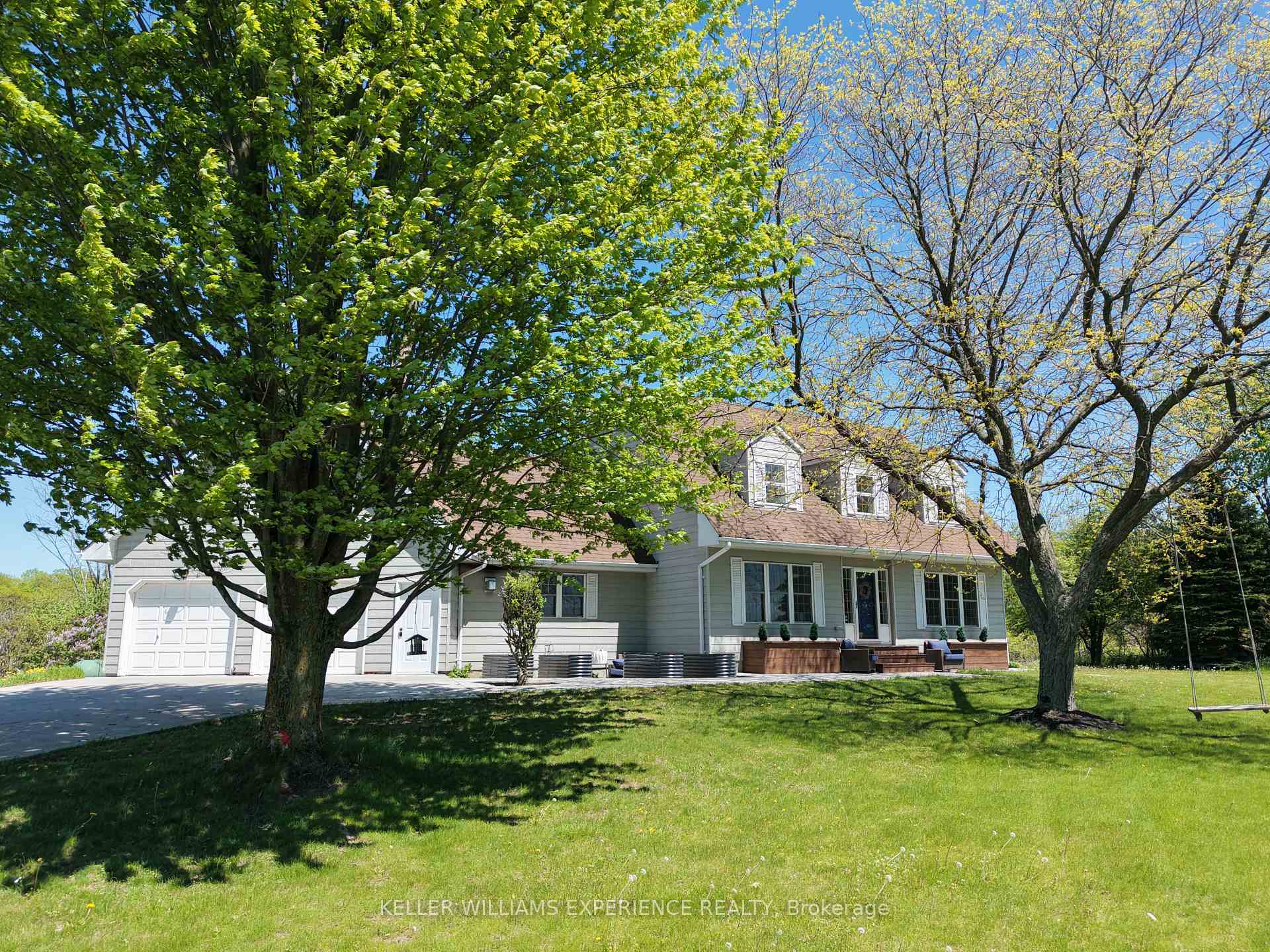 2 Algonquin Heights Court, Essa, ON L0L 2N0