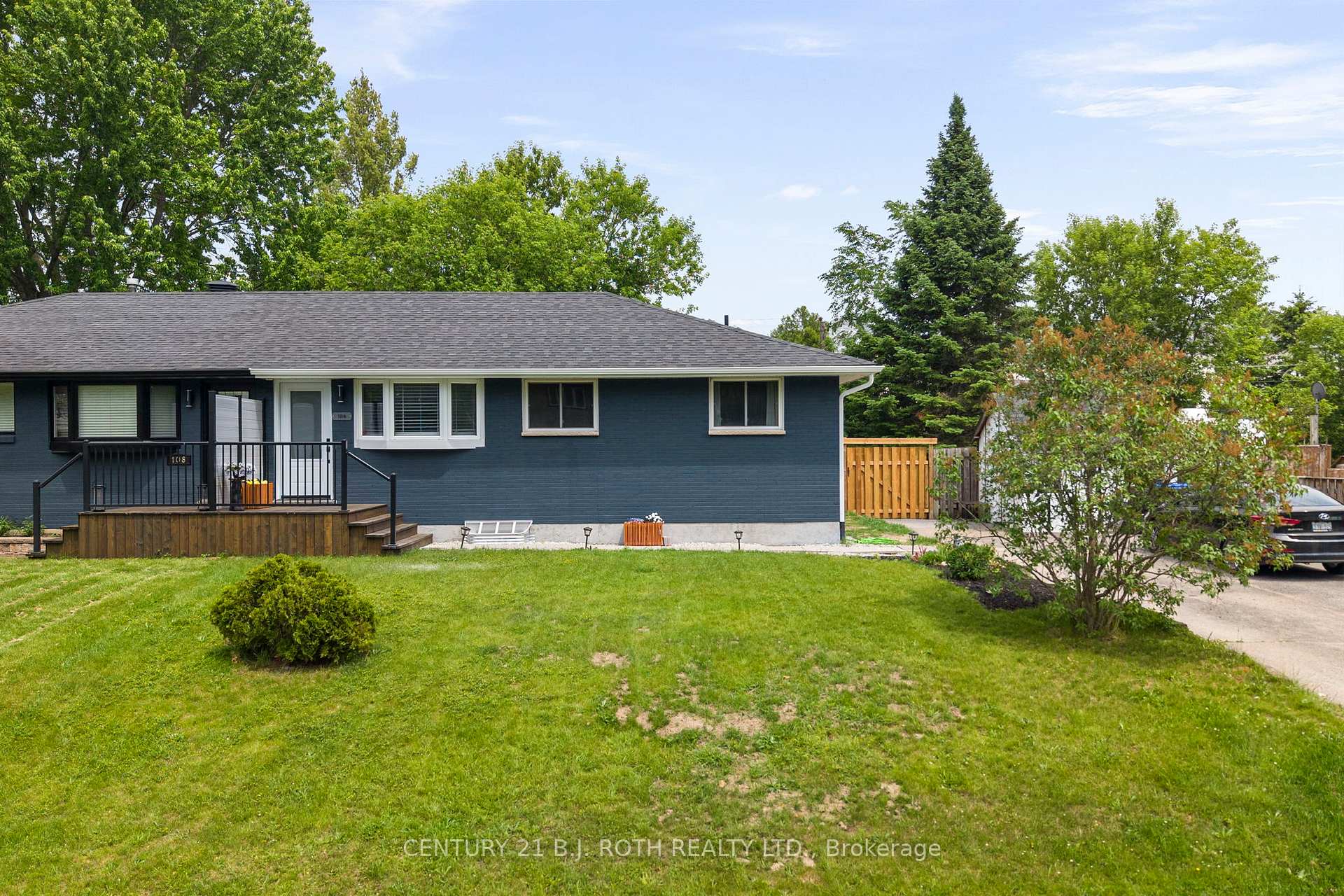 106 Malcolm Street, Essa, ON L0M 1B0