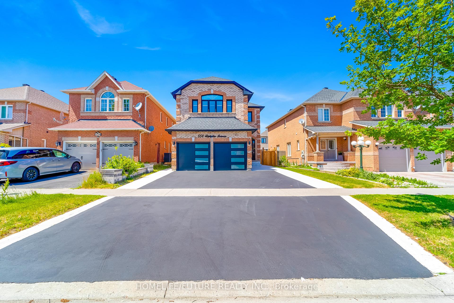 556 Highglen Avenue, Markham, ON L3S 4N3