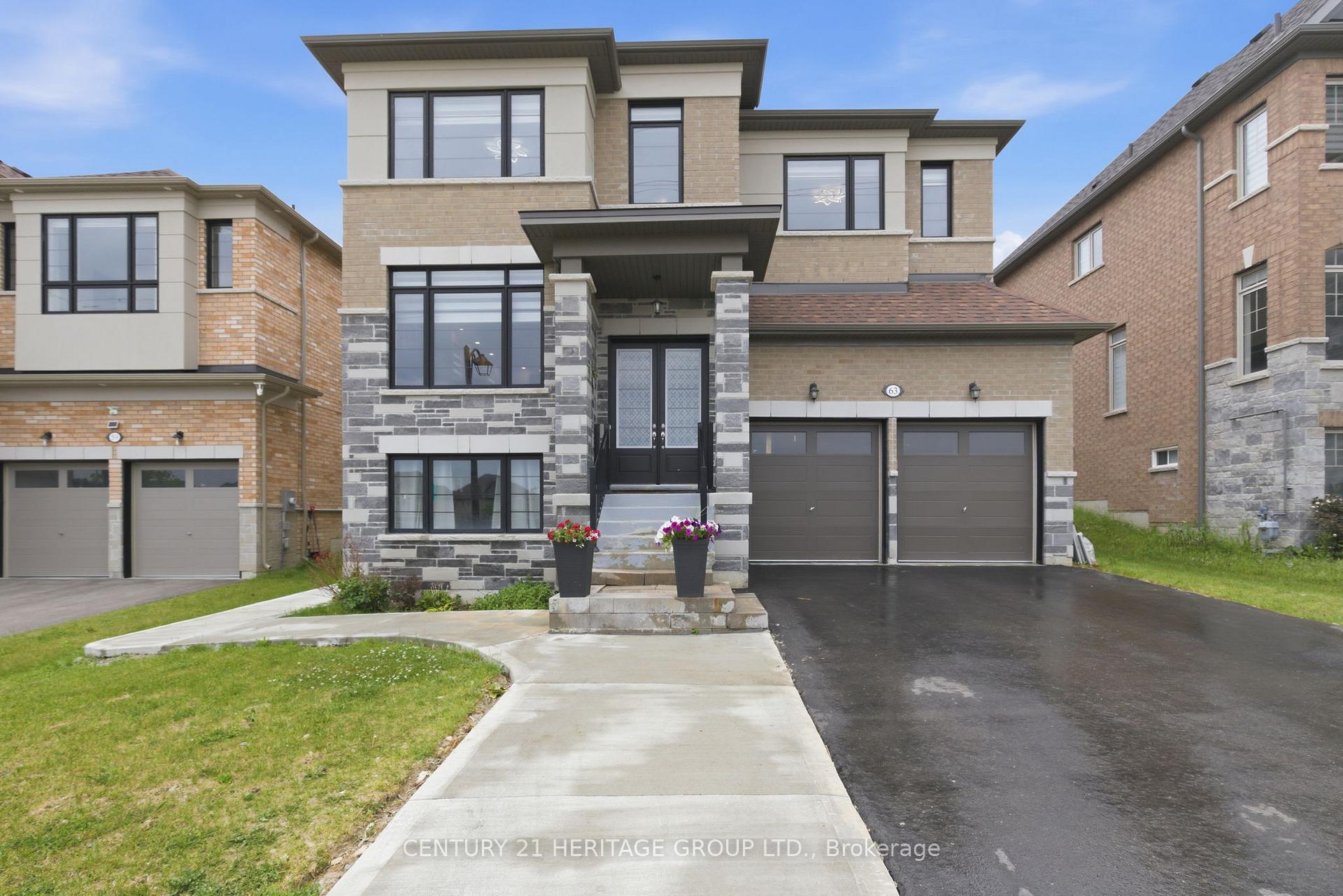 63 Bethpage Crescent, Newmarket, ON L3X 0M4
