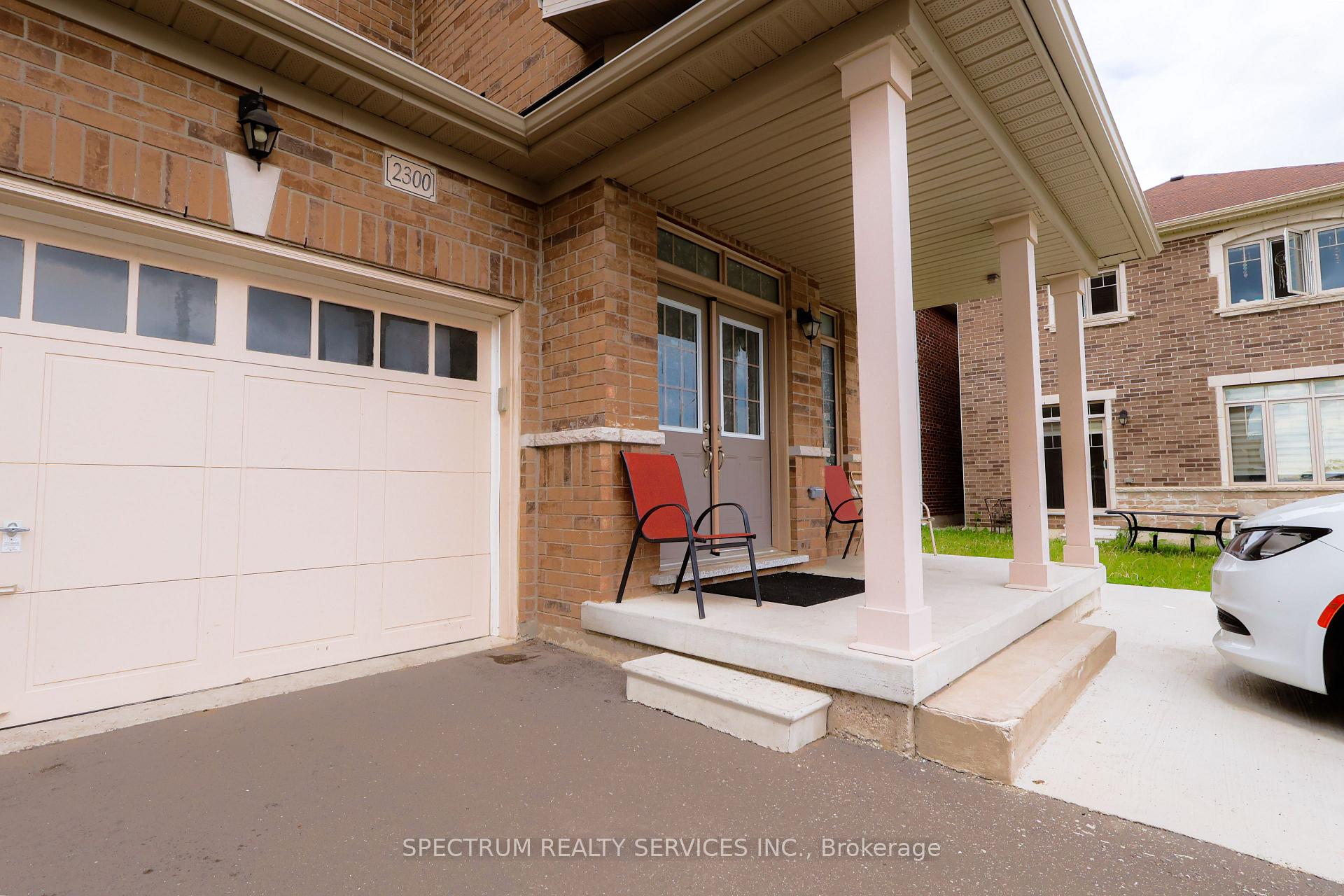 2300 Grainger Loop, Innisfil — photo 2 of 5