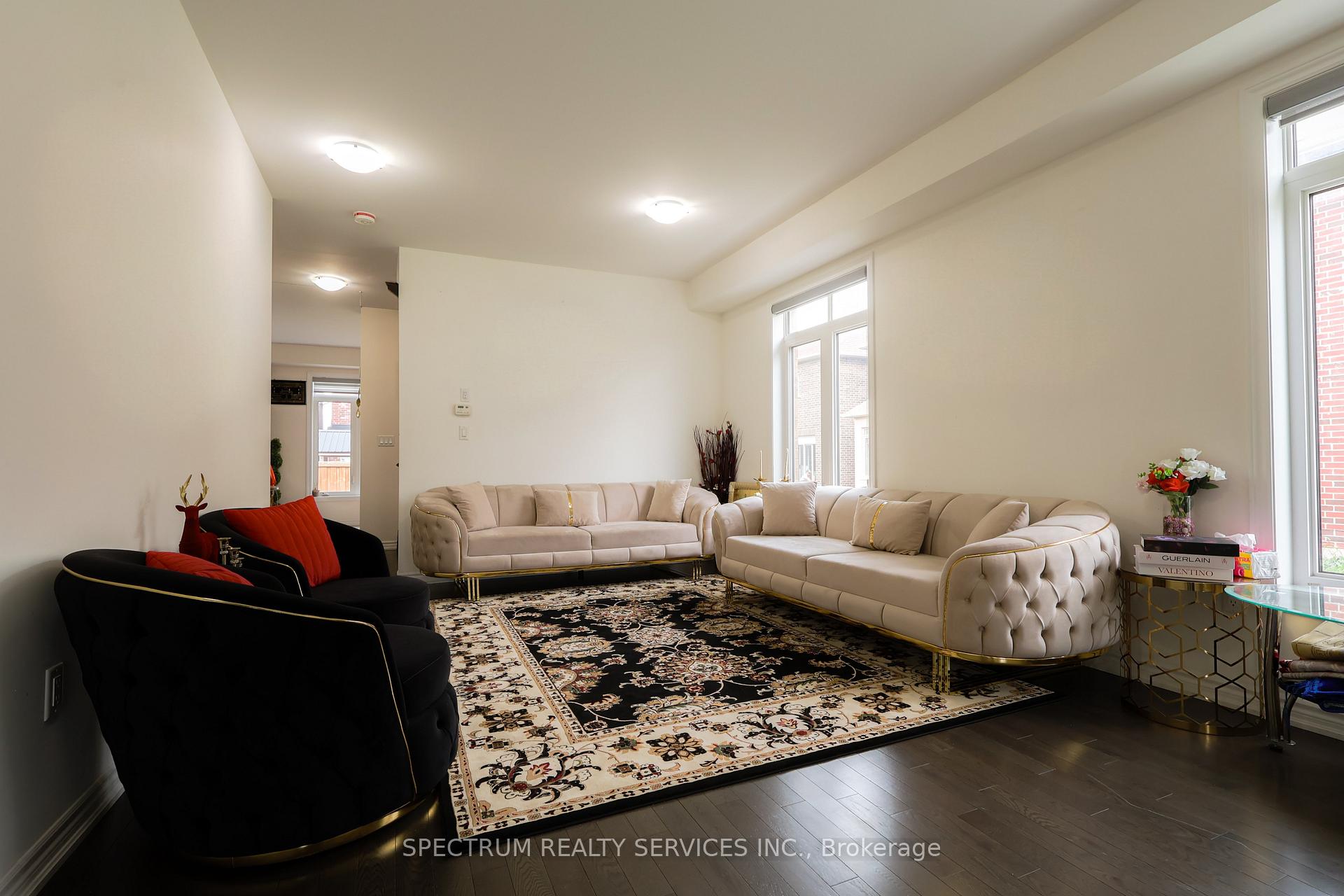 2300 Grainger Loop, Innisfil — photo 4 of 5