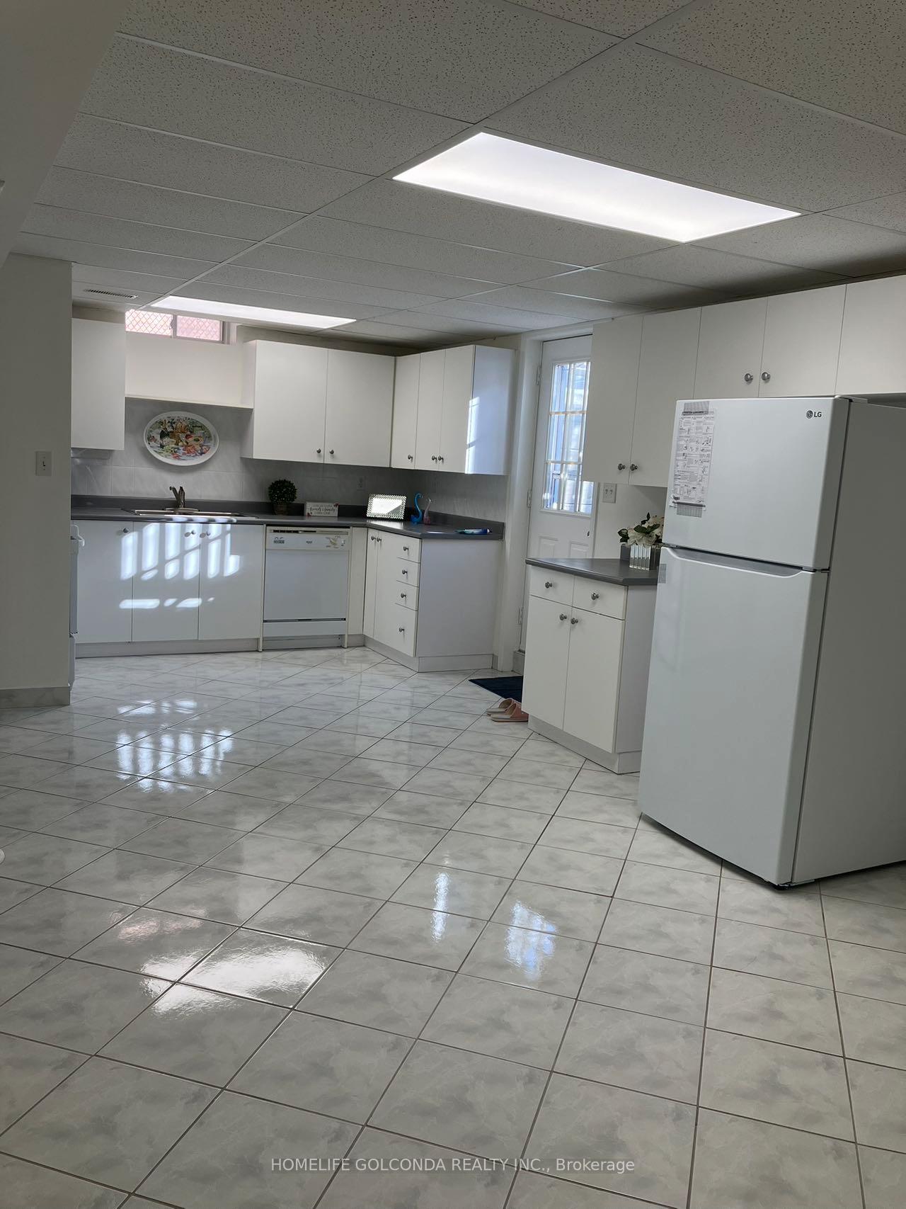 5 Hacienda Drive, Richmond Hill, ON L4E 3X1