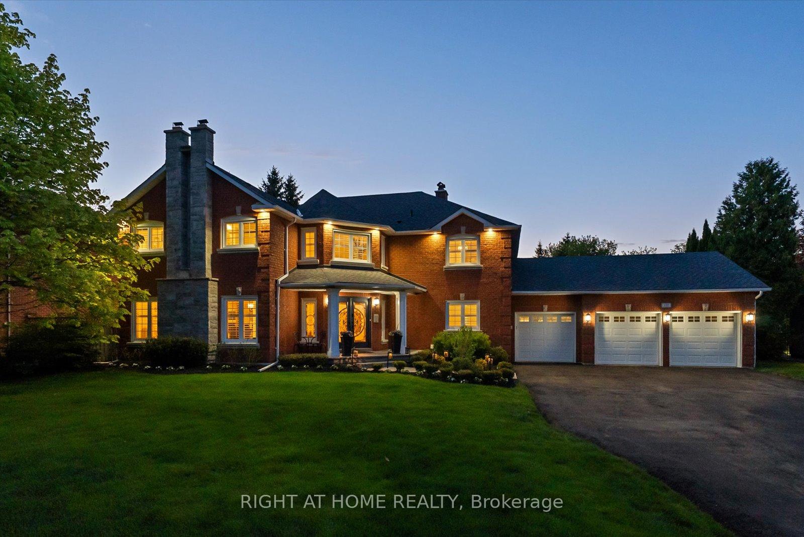 137 Treegrove Circle, Aurora, ON L4G 6L9