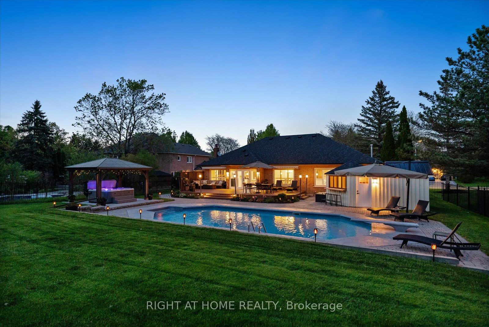 33 Wellington Heights Court, Aurora, ON L4G 5C9