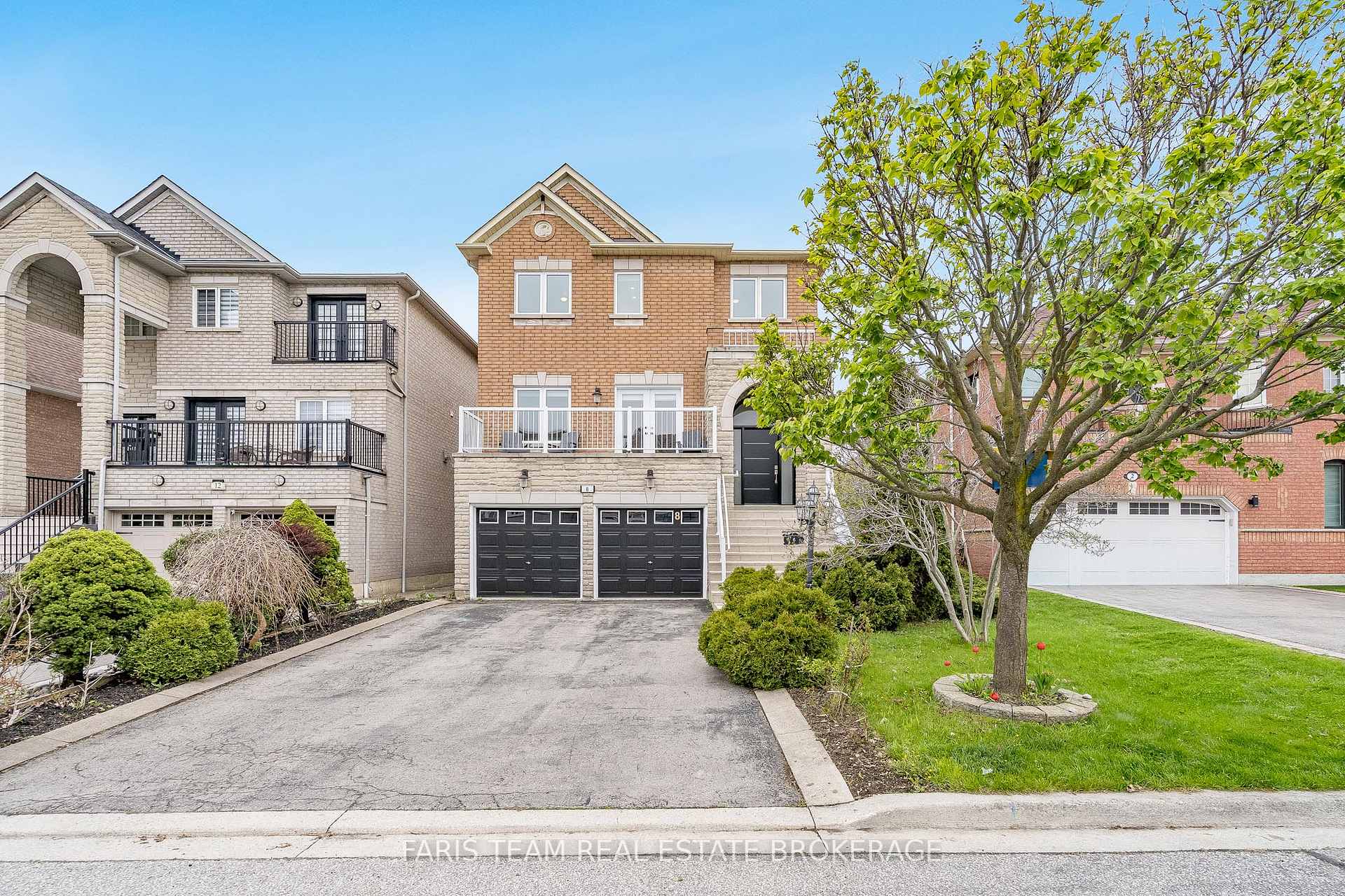 8 Pietro Drive, Vaughan, ON L6A 3K5