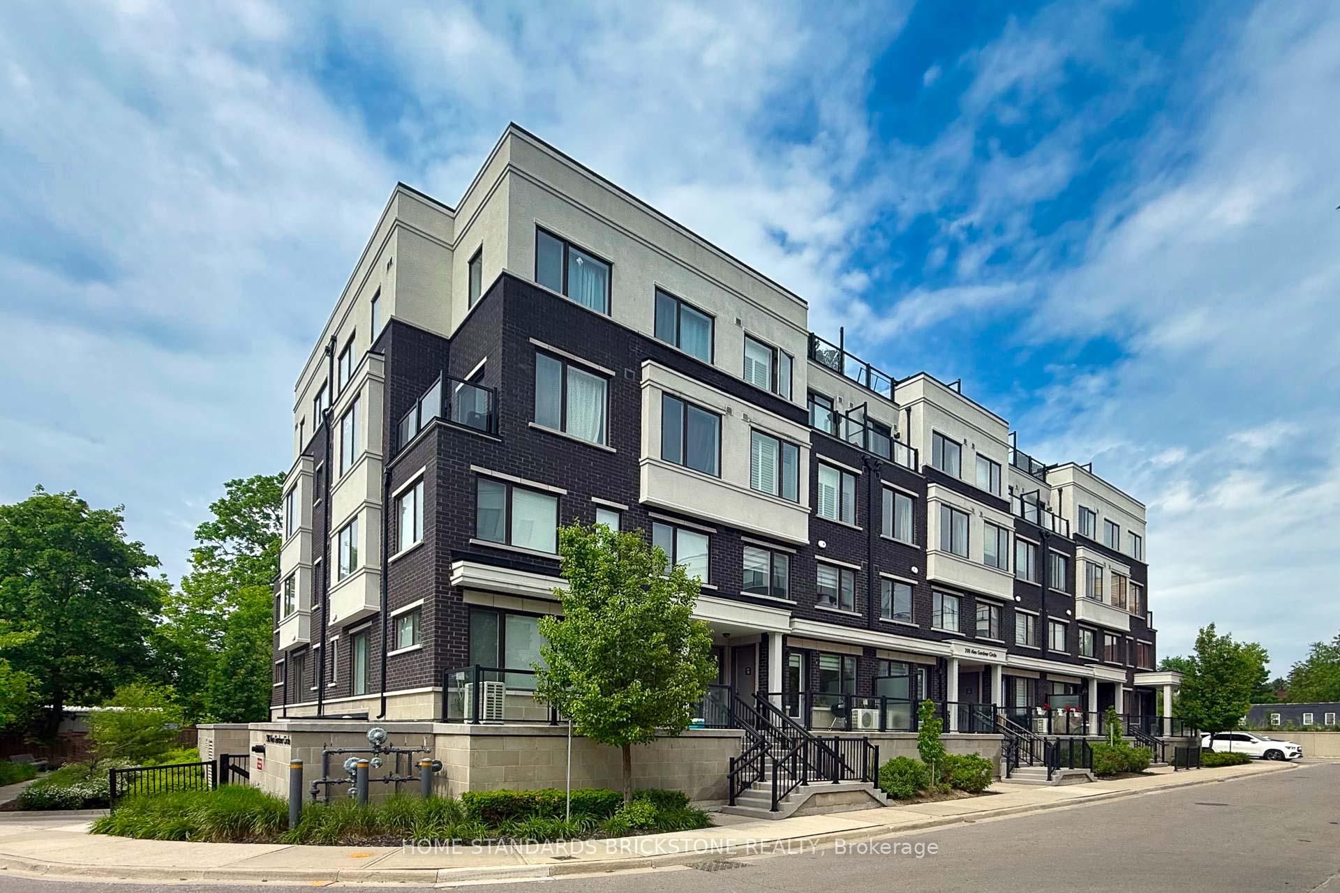 200 Alex Gardner Circle 31, Aurora, ON L4G 3G5