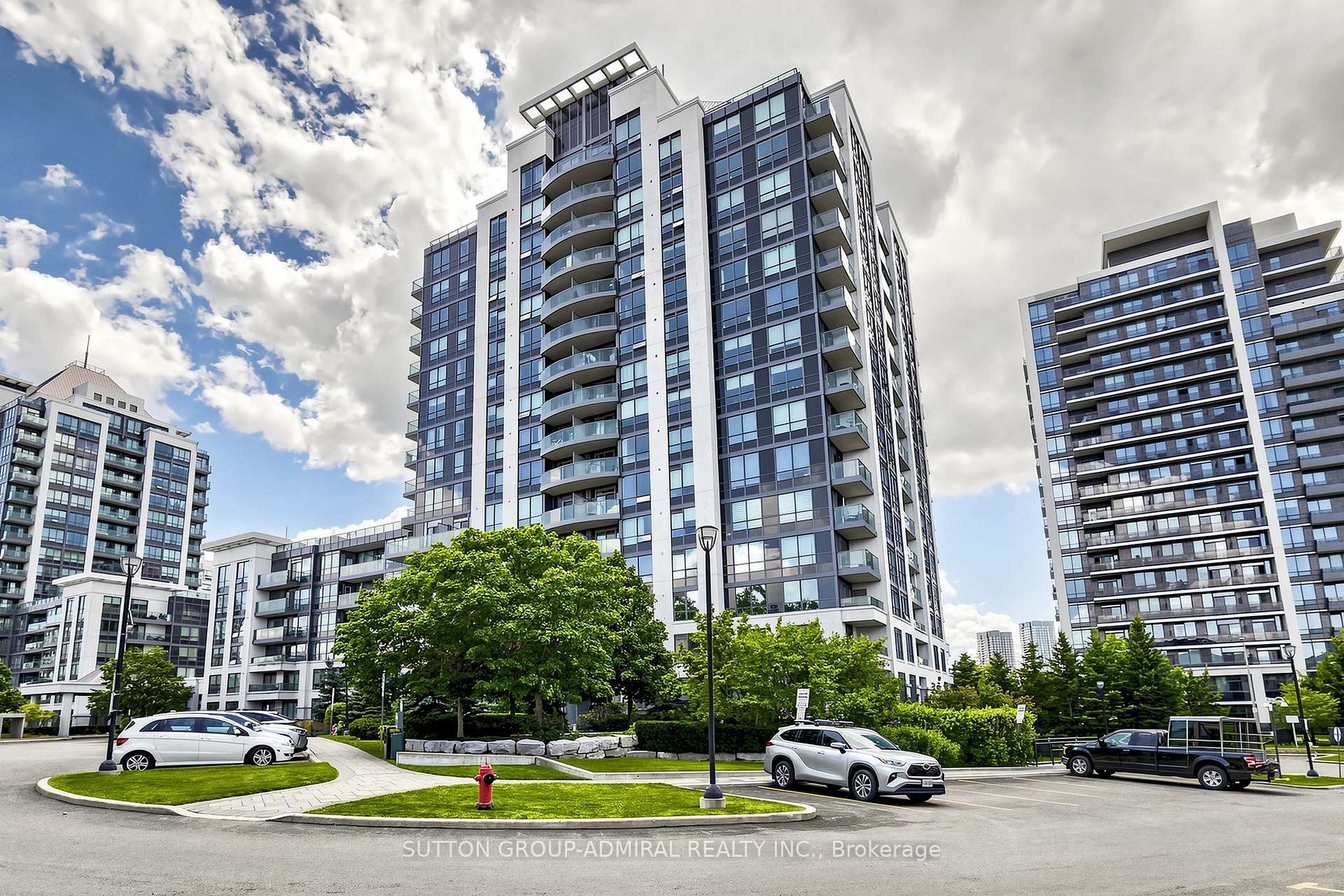 30 North Park Road 202, Vaughan, ON L4J 0G6