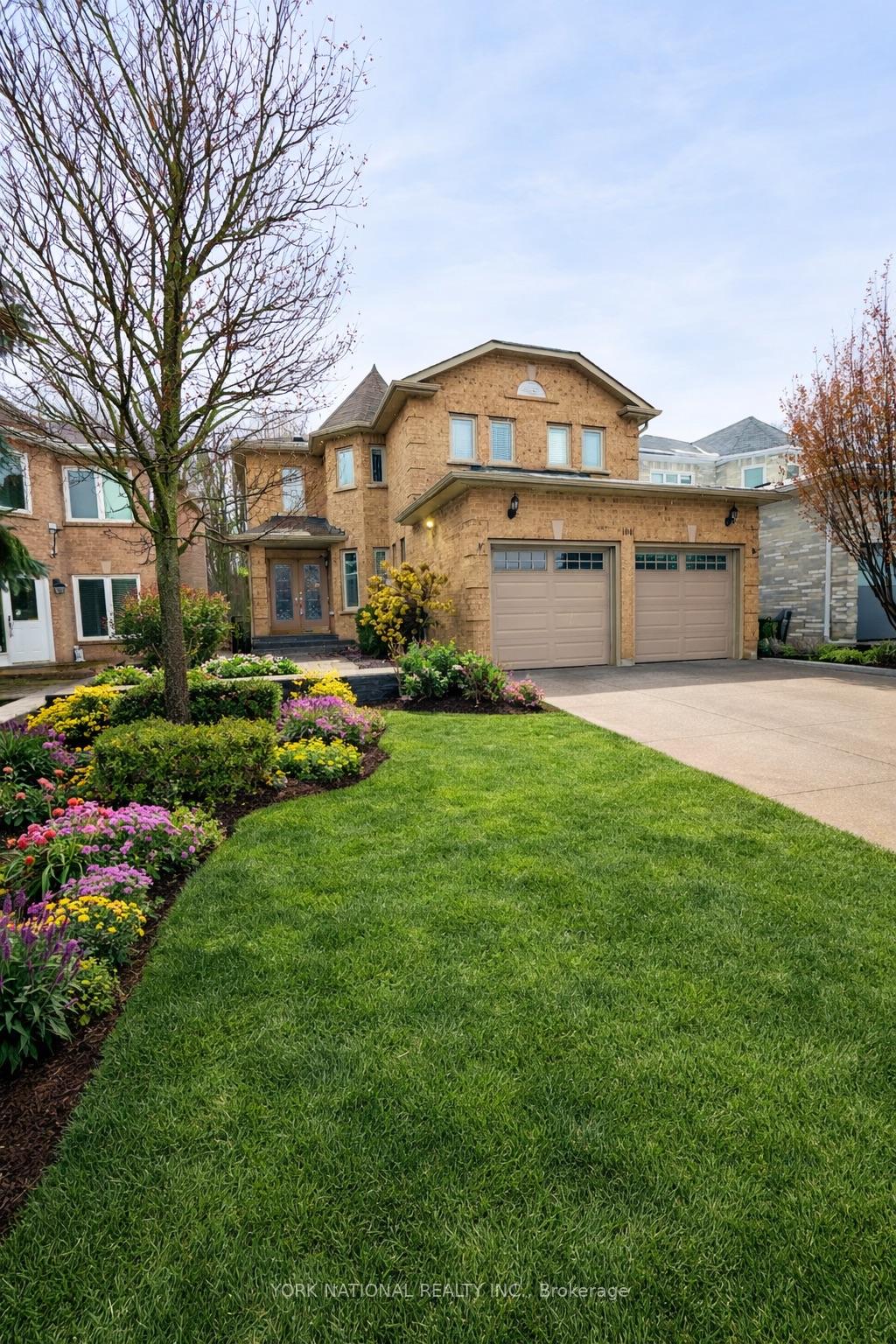100 Larratt Lane BMT, Richmond Hill, ON L4C 0E3