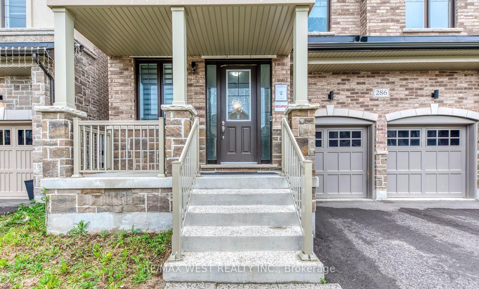 286 Danny Wheeler Boulevard, Georgina — photo 2 of 5