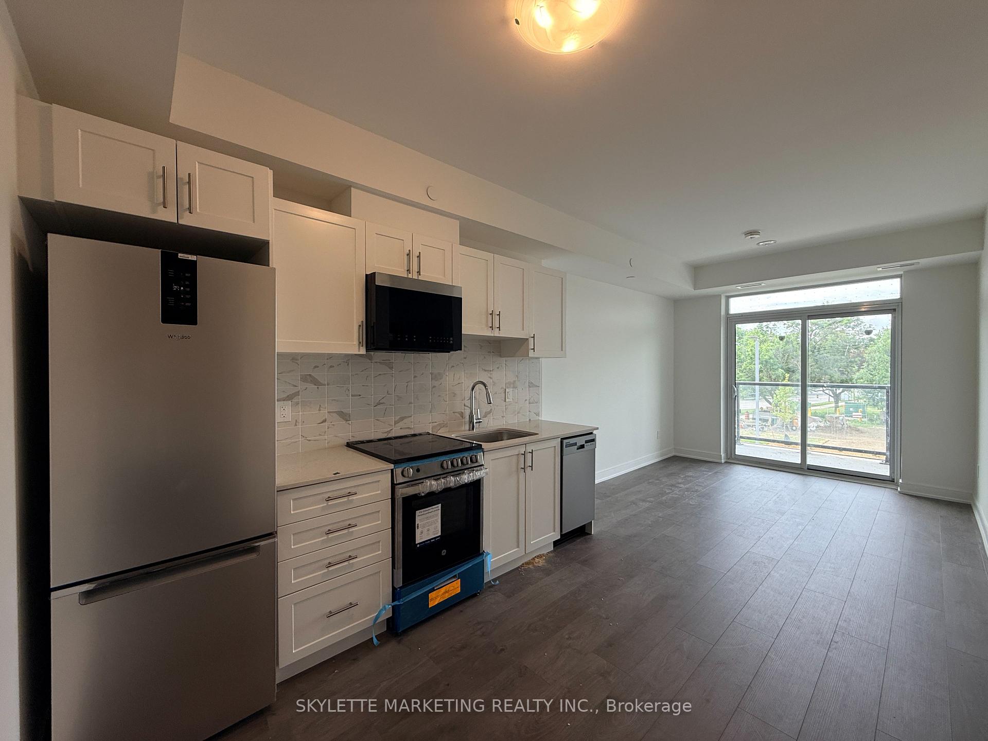 705 Davis Drive 204 A, Newmarket, ON L3Y 0J1