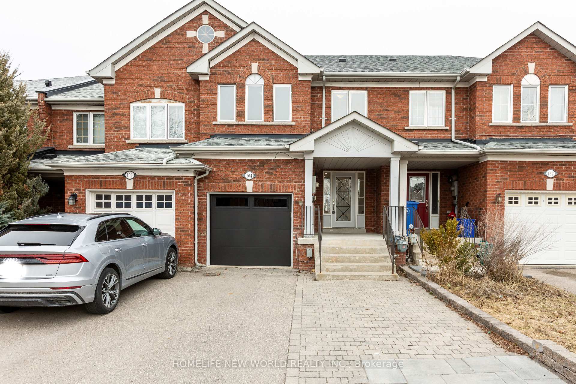 164 Banbrooke Crescent, Newmarket, ON L3X 2W6