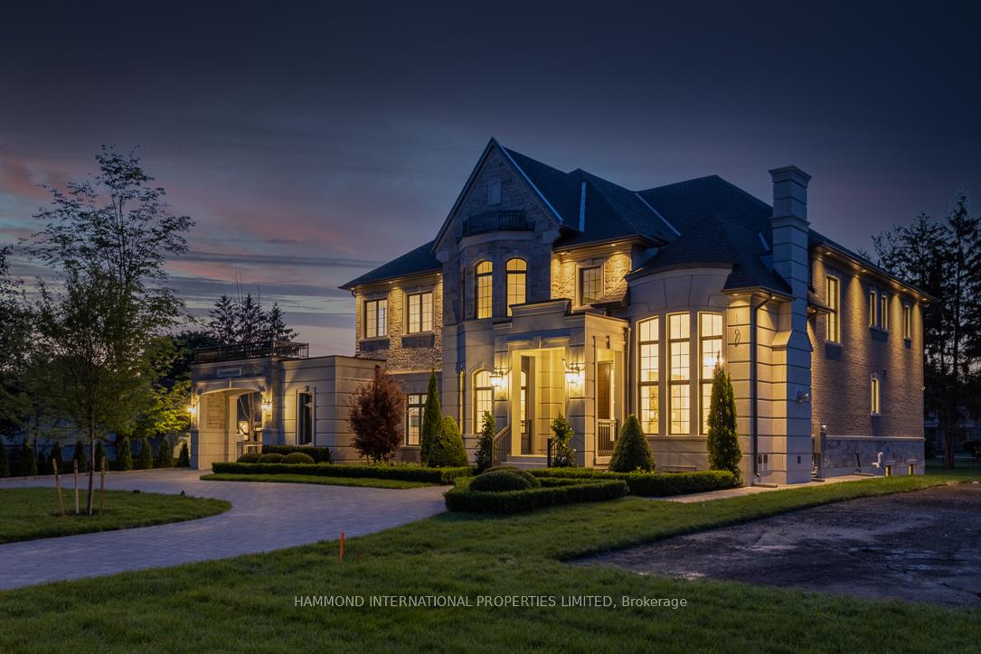 18 Denham Drive, Richmond Hill, ON L4C 6J1