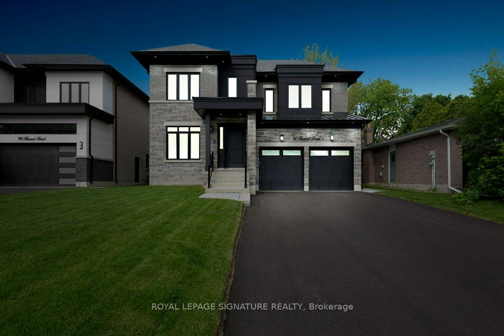 92 Howard Road, Newmarket, ON L3Y 3G7