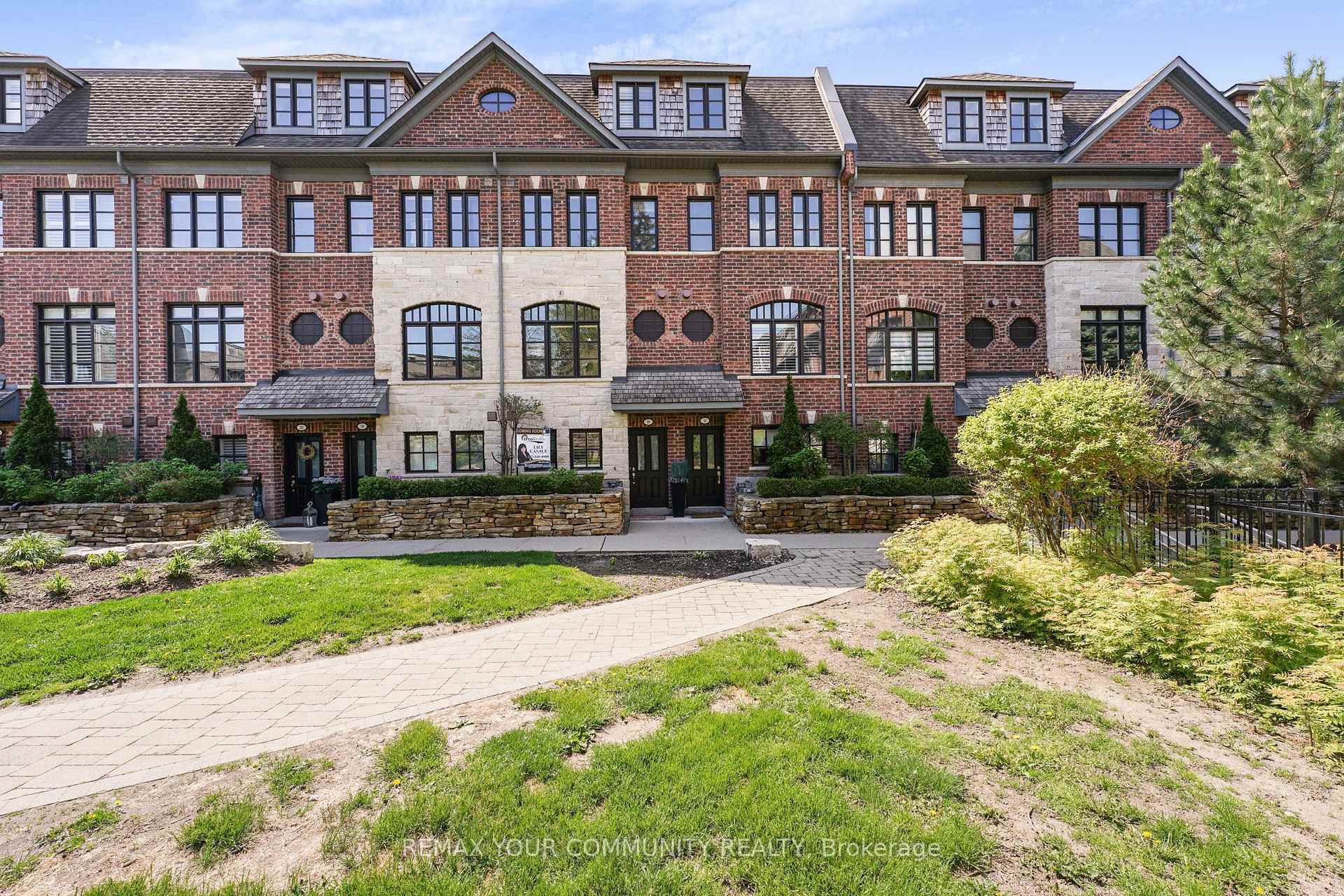 16 Agar Lane, Vaughan, ON L4L 0C5