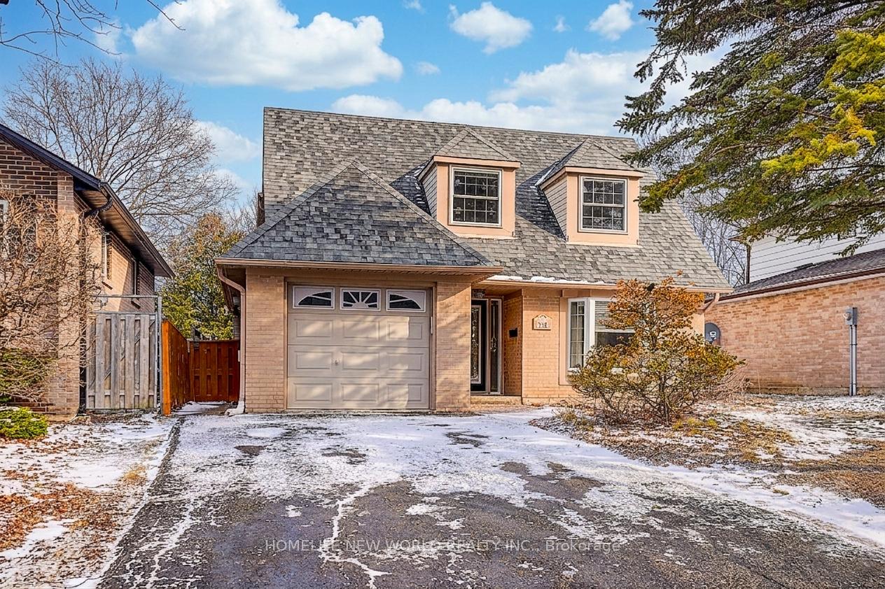 715 Irwin Crescent, Newmarket, ON L3Y 5A4