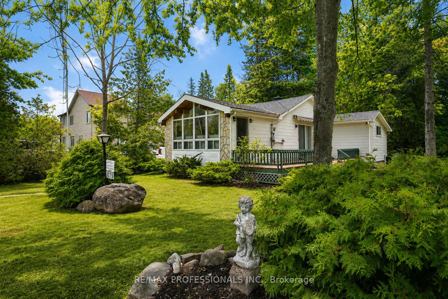 1079 Spooners Road, Innisfil, ON L9S 1B1