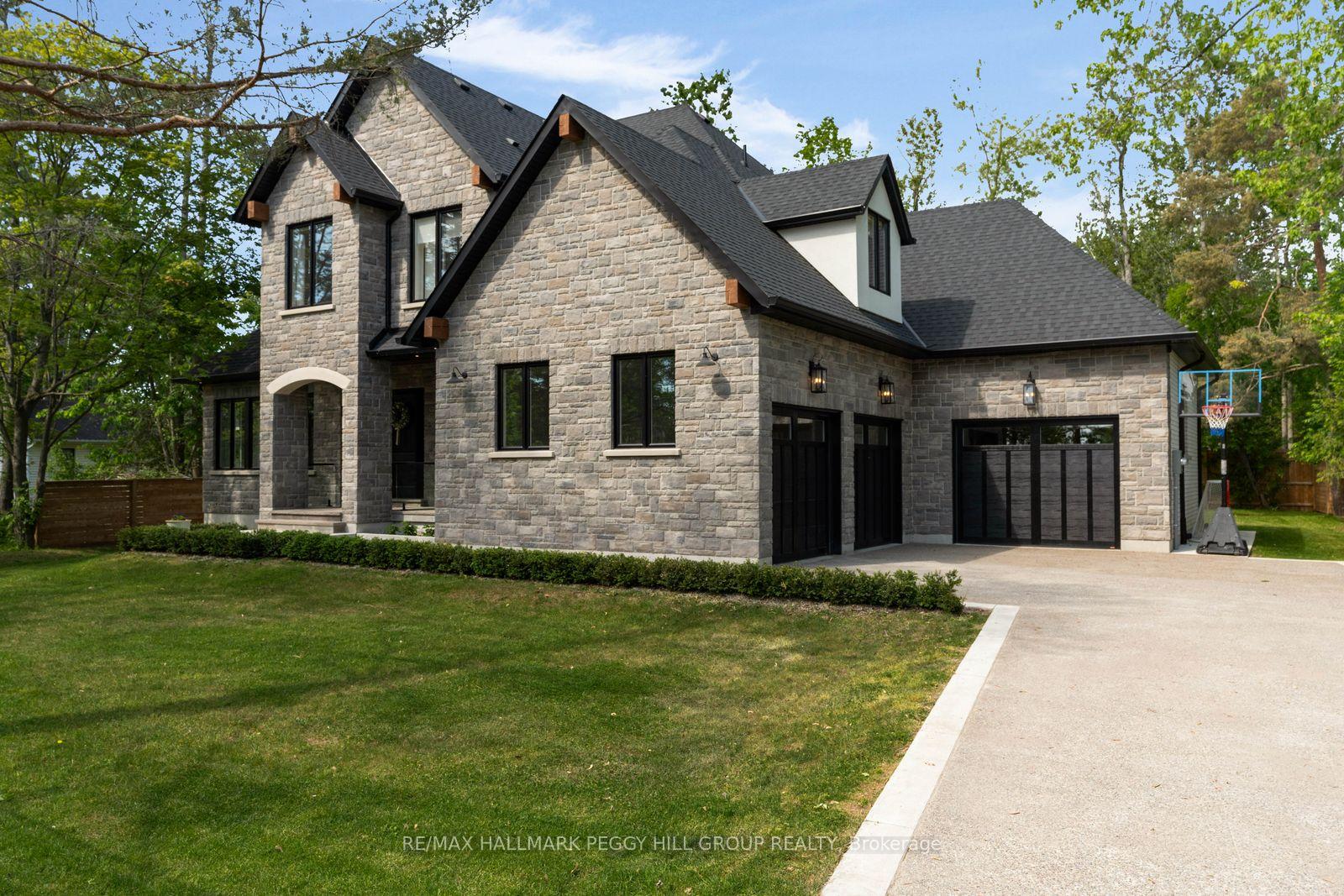 2338 Buchanan Street, Innisfil, ON L9S 3W7