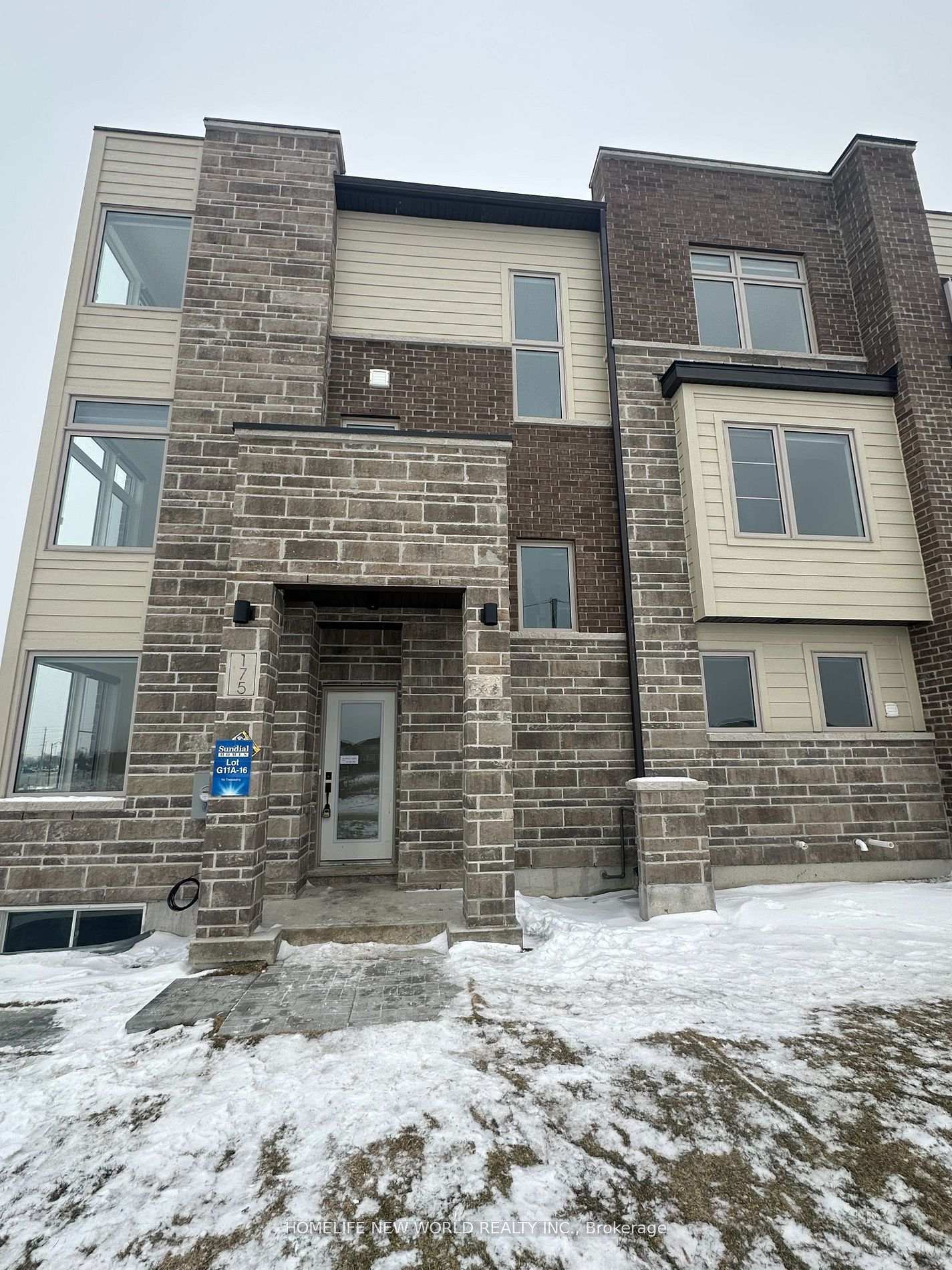 175 Solstice Circle, Newmarket, ON L3X 0L8