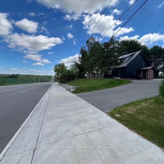 6222 Yonge Street 2, Innisfil, ON L0L 1K0