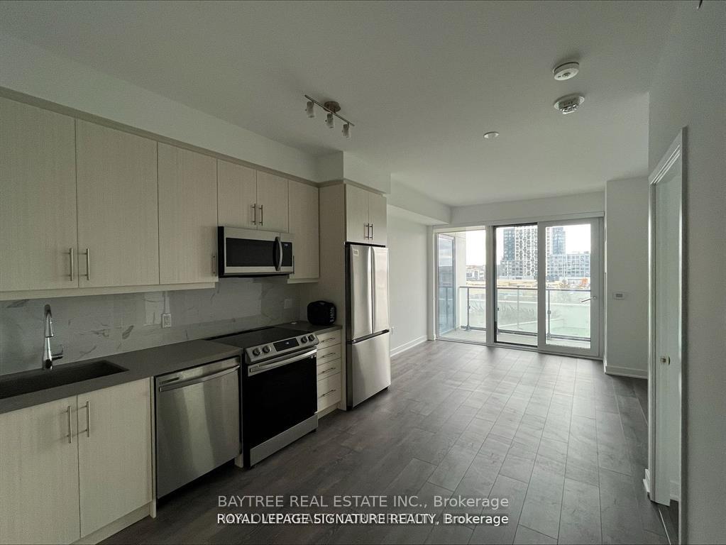 95 Oneida Crescent 409, Richmond Hill, ON L4B 0H5