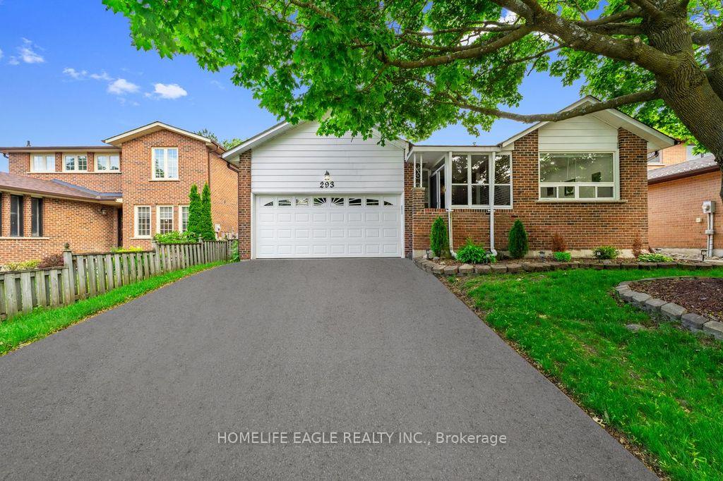 293 Plymouth Trail, Newmarket, ON L3Y 6G6
