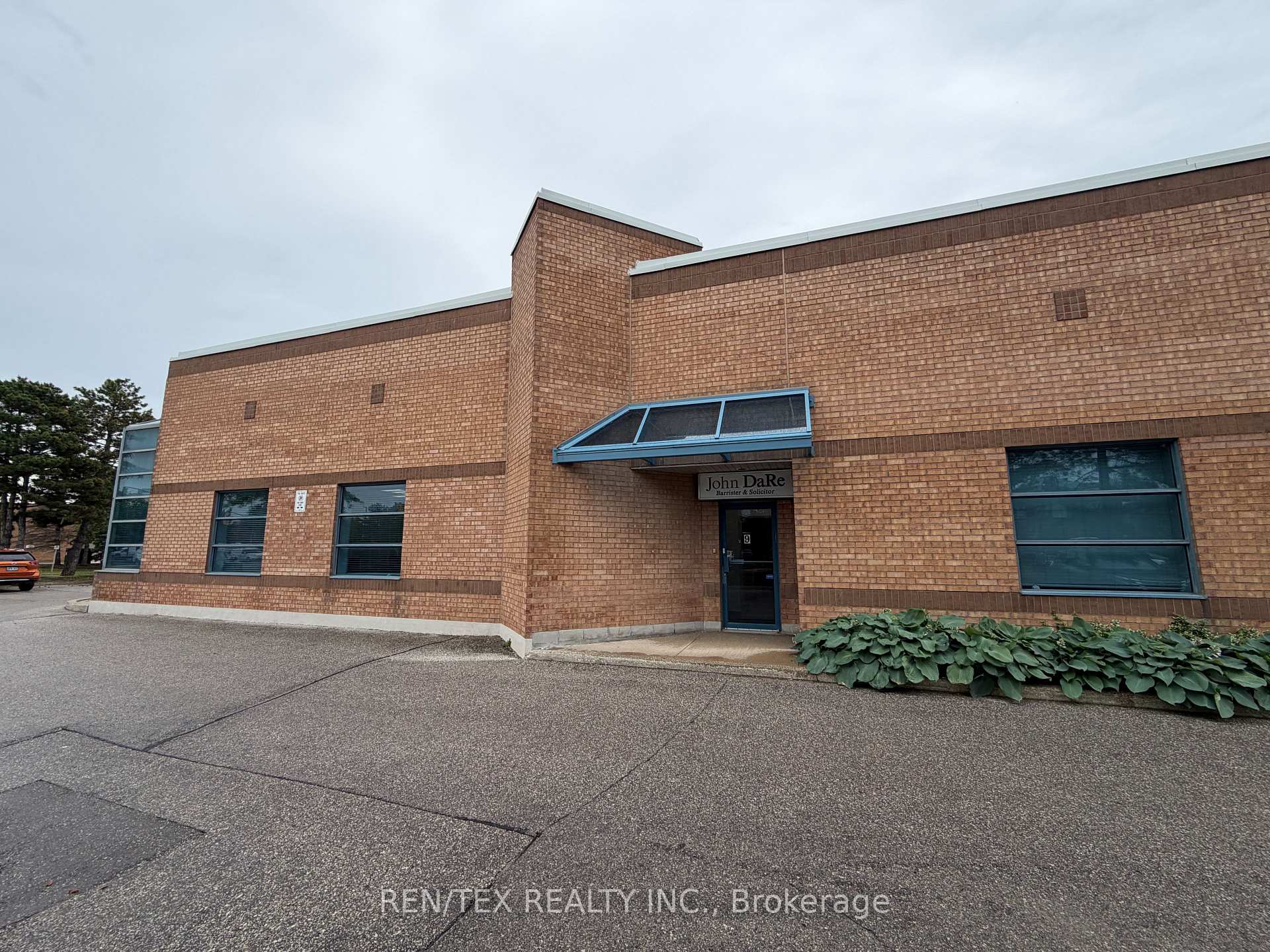 241 Applewood Crescent 9, Vaughan, ON L4K 4E6