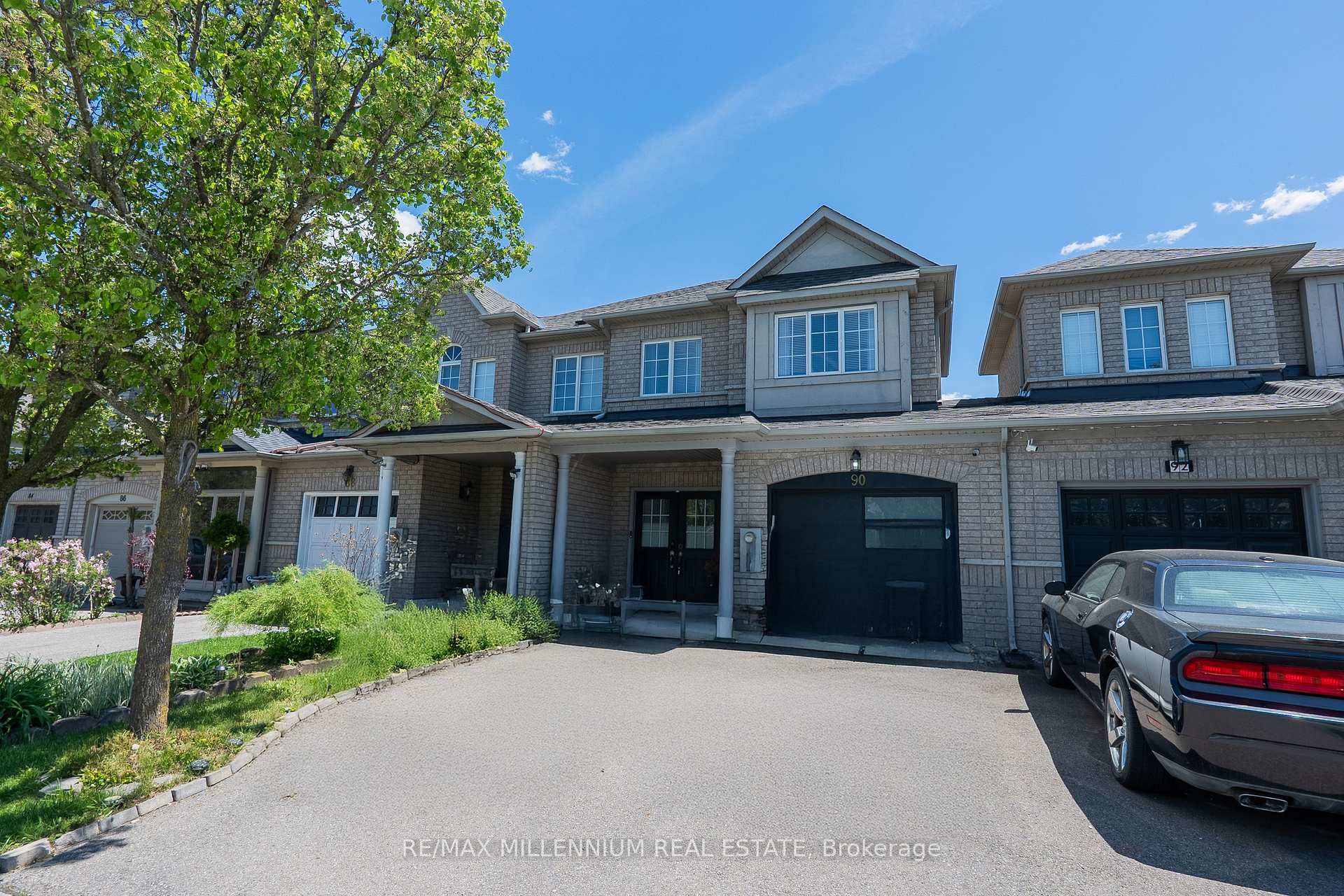 90 Ronan Crescent, Vaughan, ON L4H 2J6