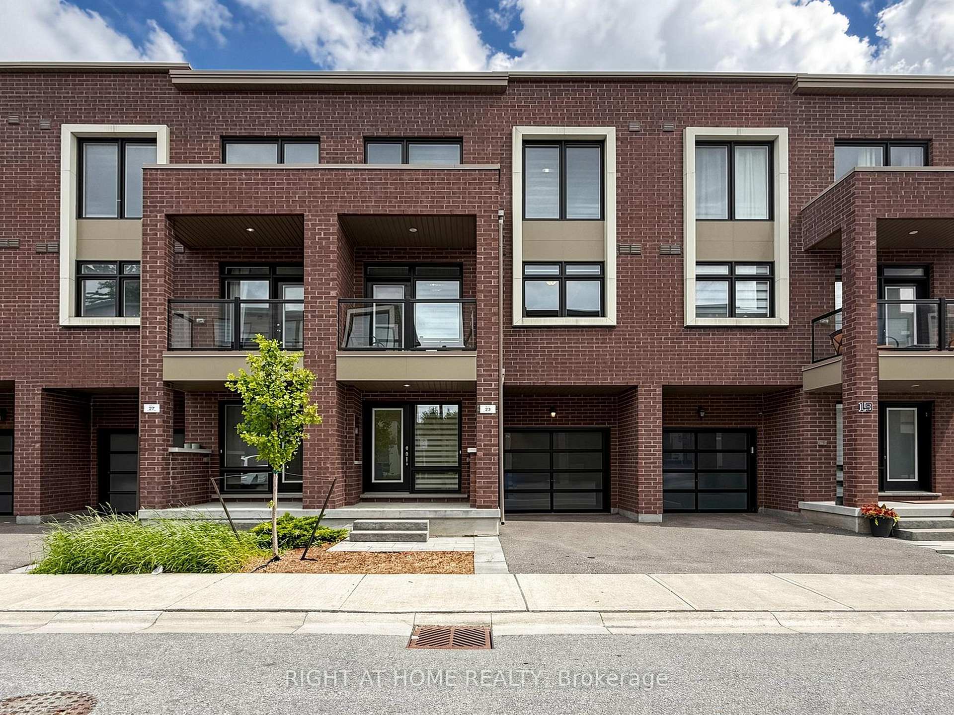 23 Moneypenny Place, Vaughan, ON L4J 0K9