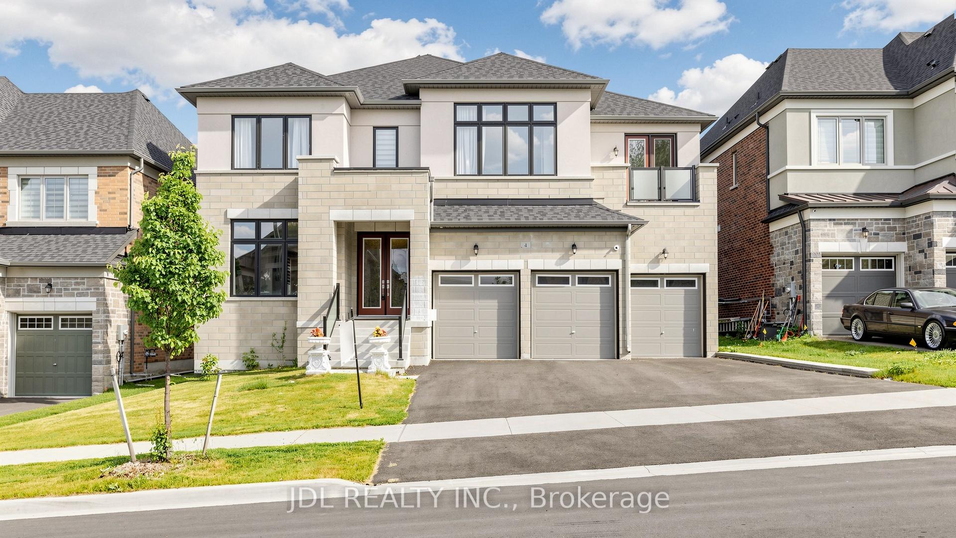 4 Fair Winds Lane, East Gwillimbury, ON L9N 0E5