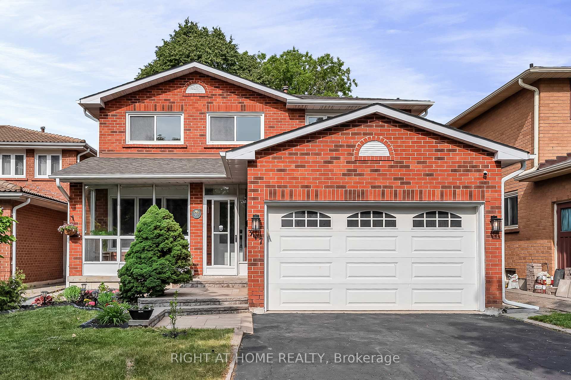 317 Atha Avenue, Richmond Hill, ON L4C 6A8