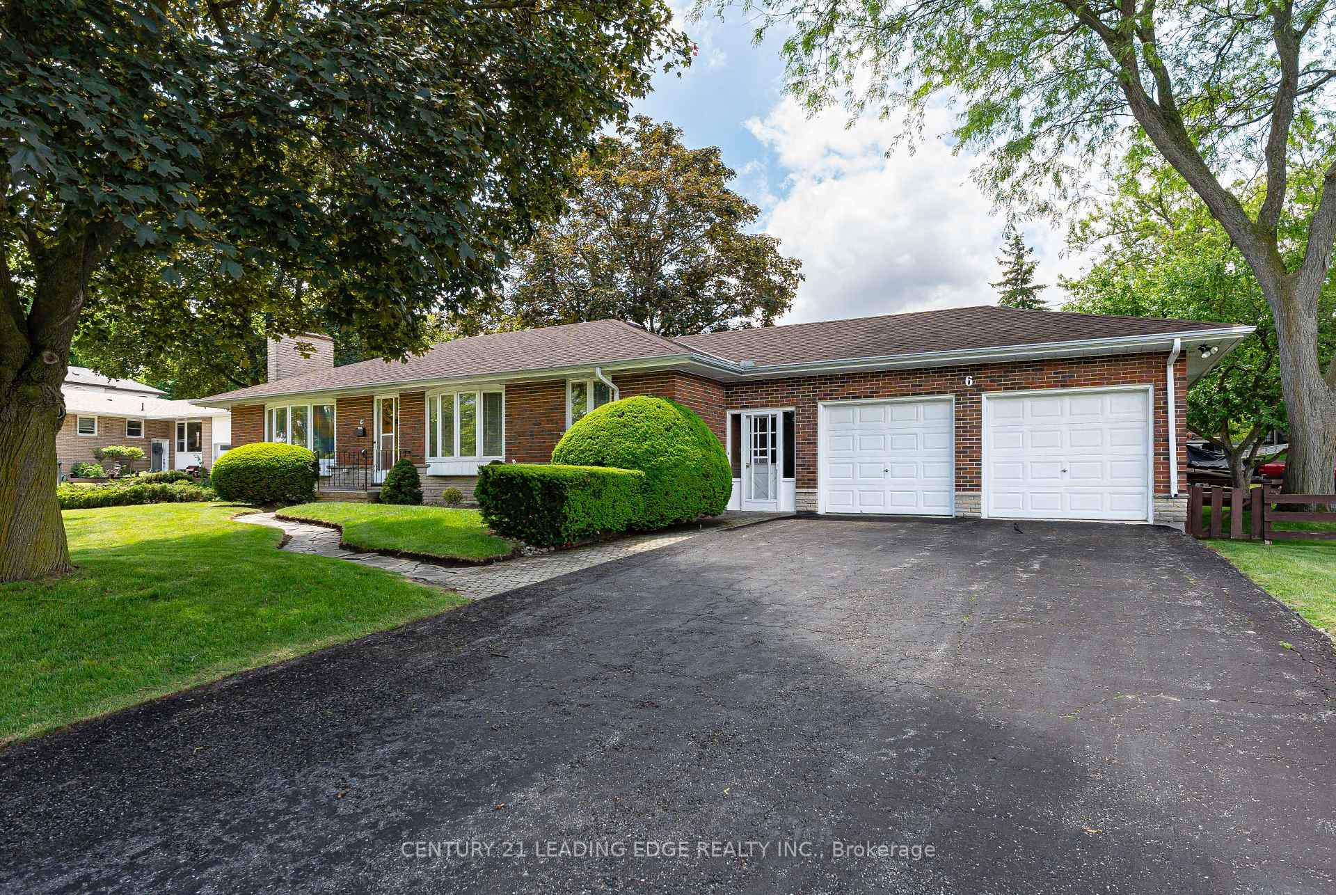 6 Paramount Road, Markham, ON L3P 2V8
