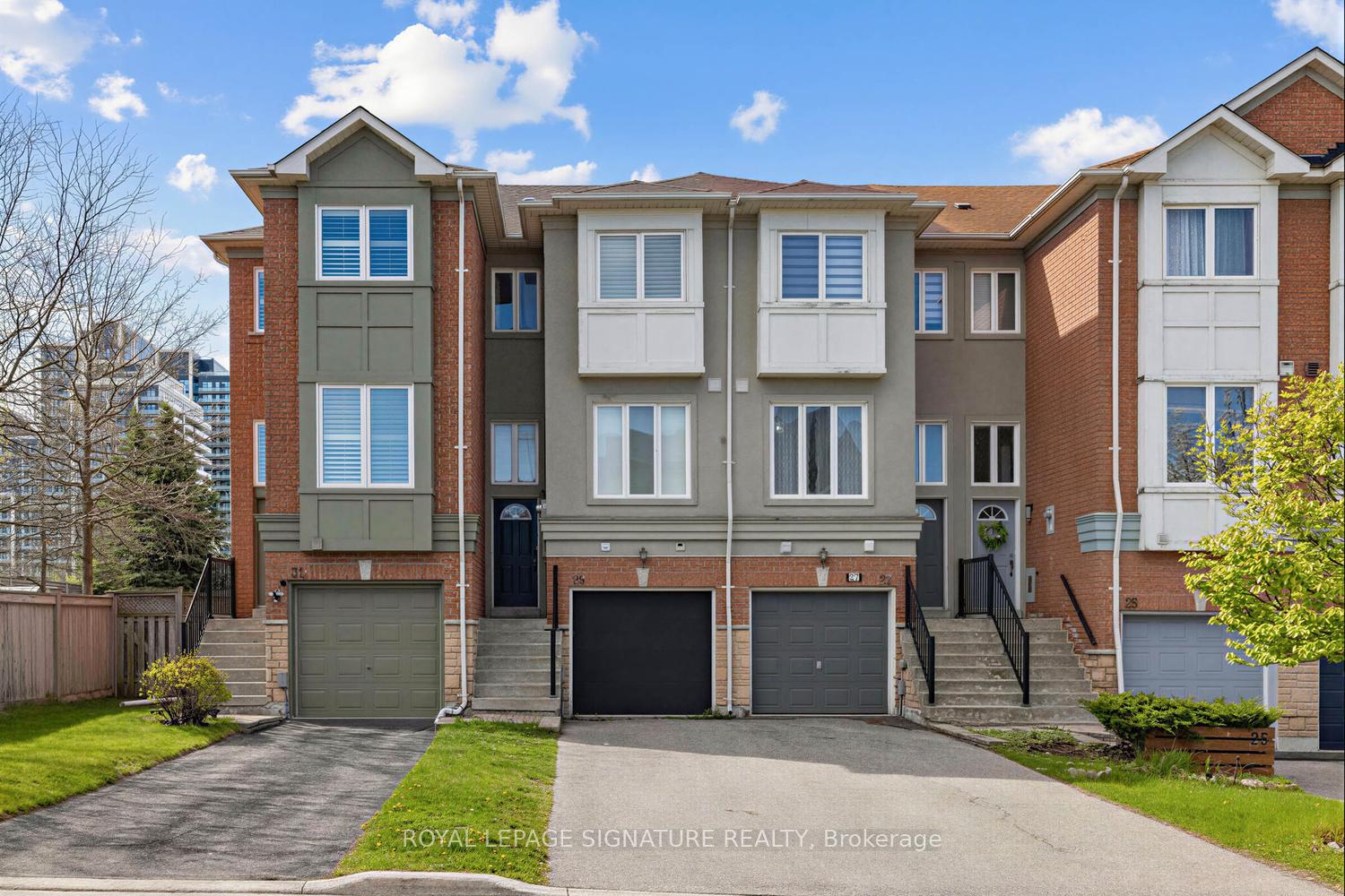 29 Coburg Crescent, Richmond Hill, ON L4B 4E1