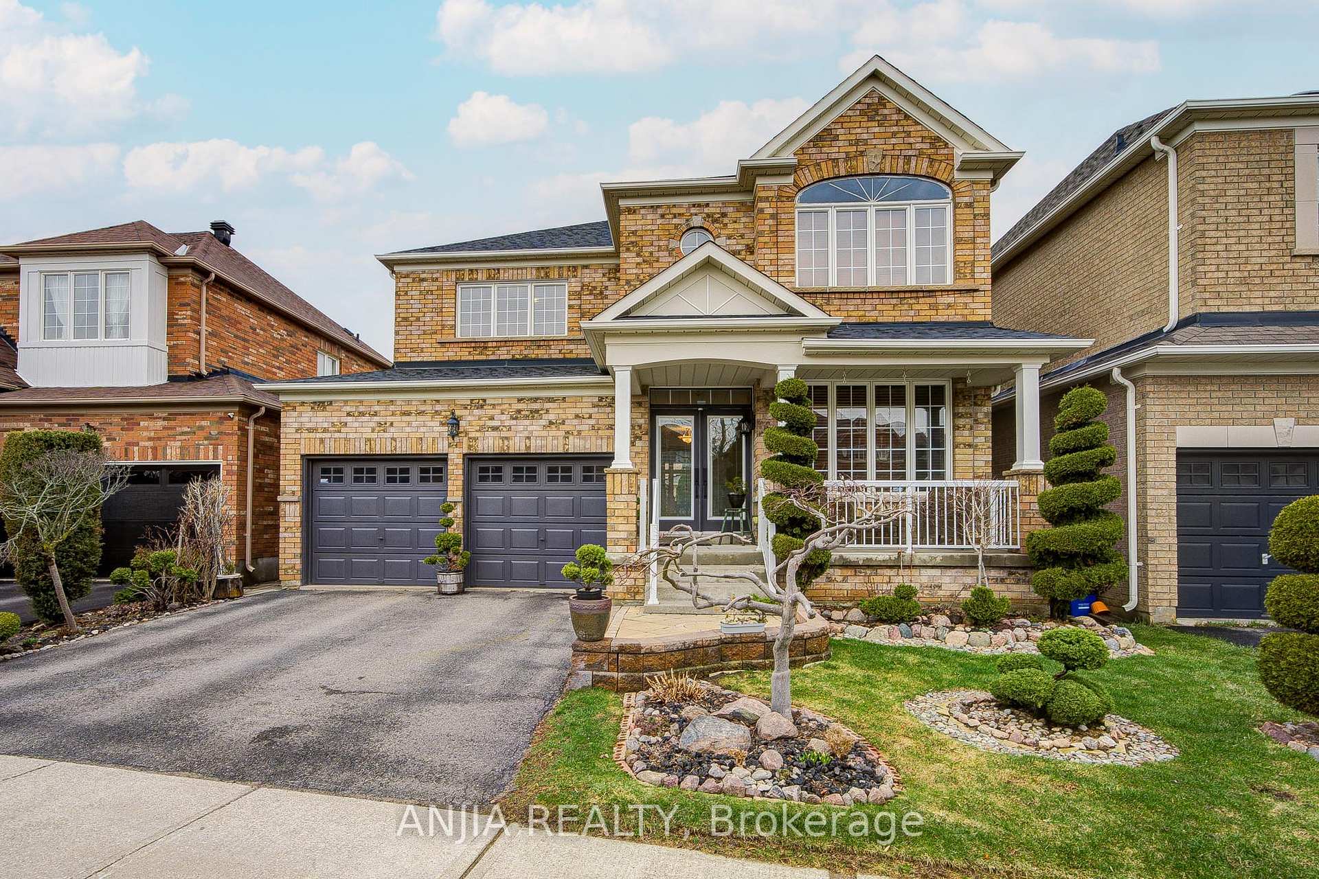 6 Linsmary Court, Markham, ON L6E 1L2
