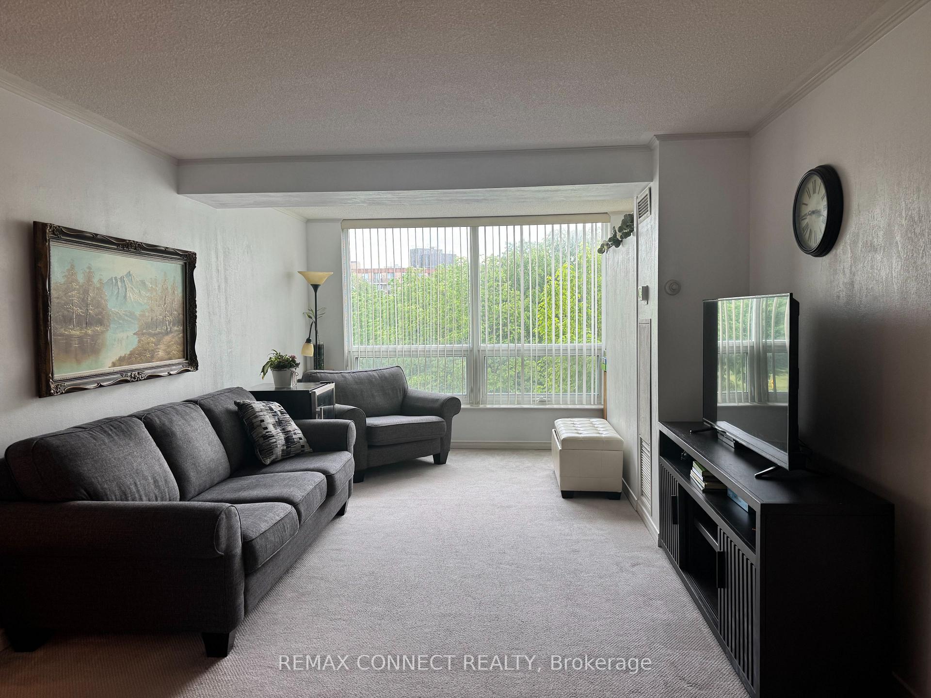 326 Major Mackenzie Drive E 221, Richmond Hill, ON L4C 8T4