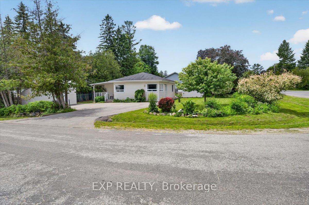 1104 Ferrier Avenue, Innisfil, ON L0L 1W0